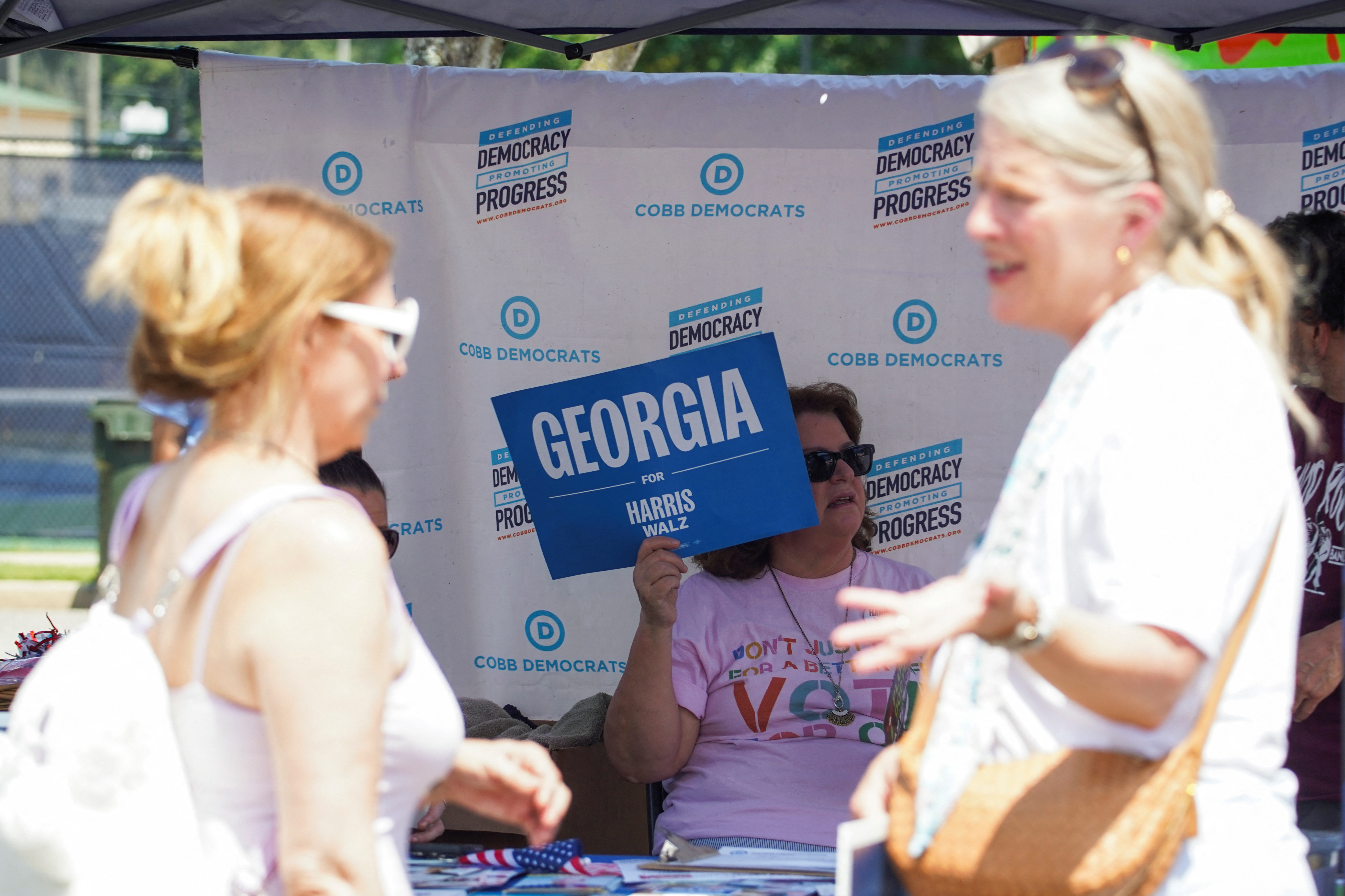 Pigs and Peaches country festival in Kennesaw