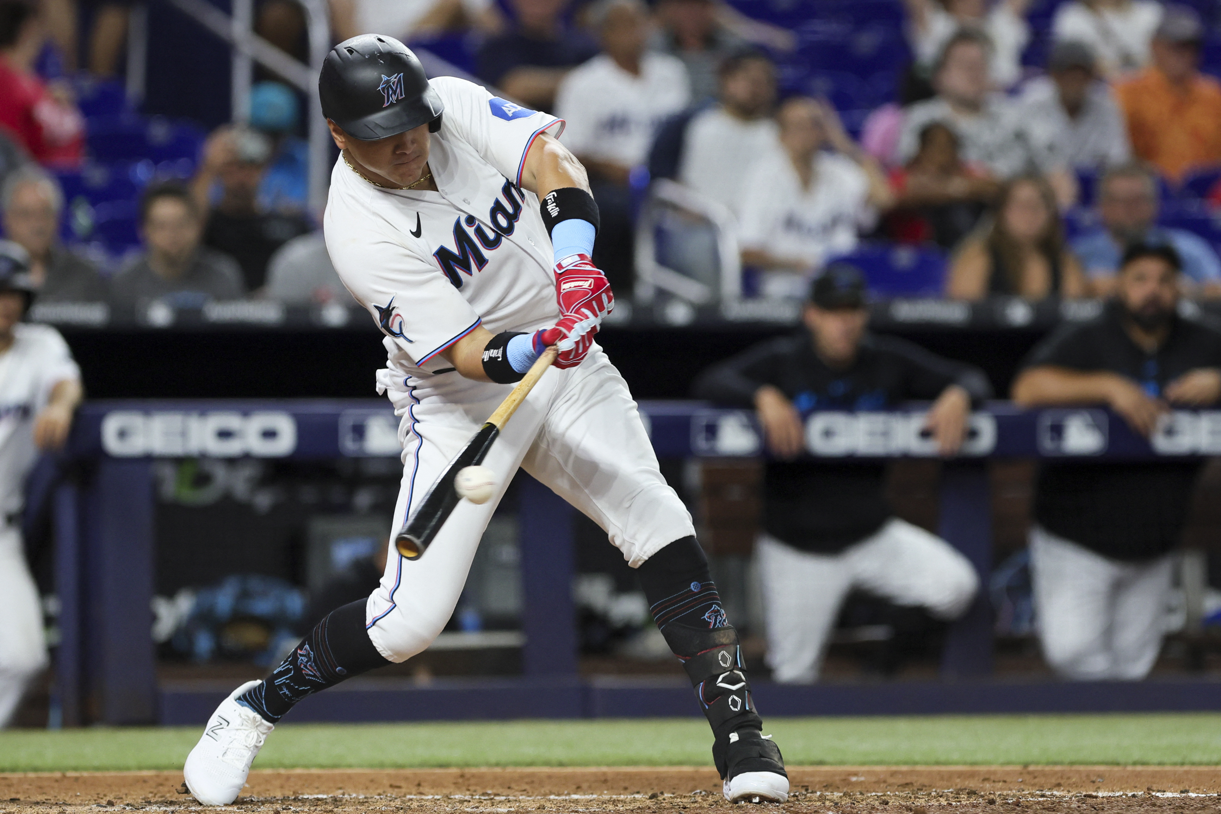 Marlins rally in ninth to overcome Gary Sánchez, Padres 2-1
