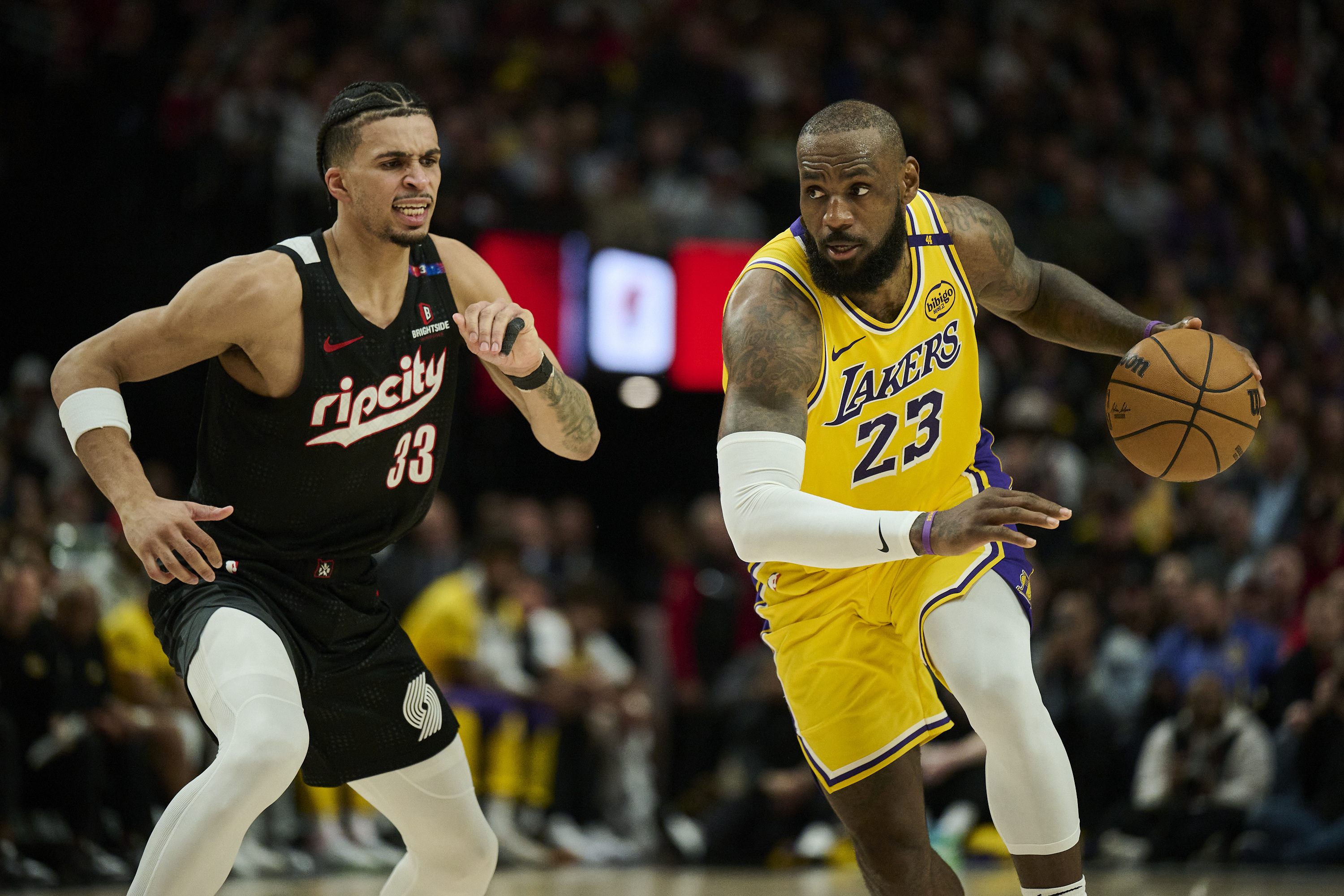 LeBron James pours in 40 as Lakers down Blazers | Reuters