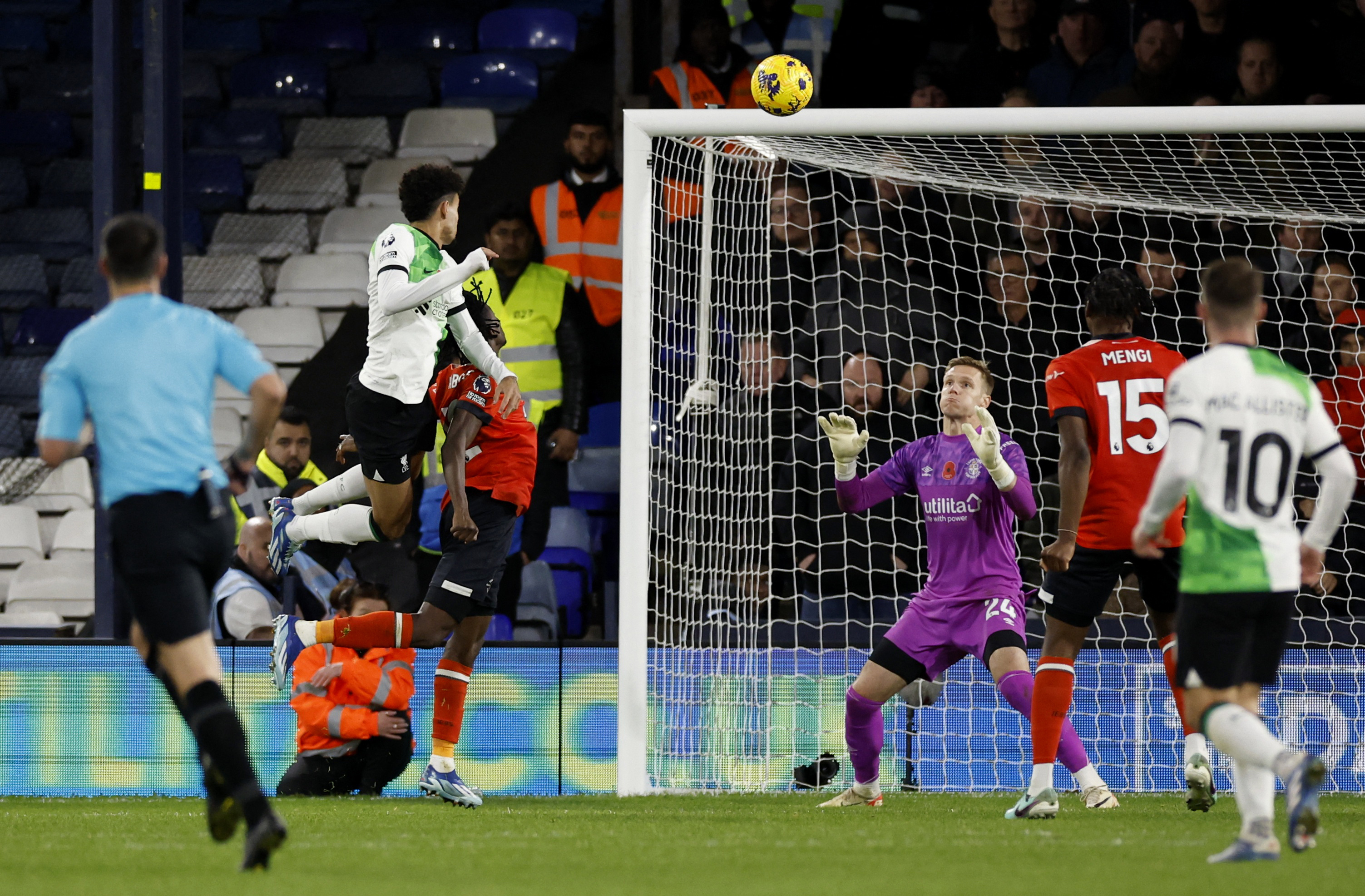 Emotional Diaz goal rescues draw for Liverpool against lowly Luton | Reuters