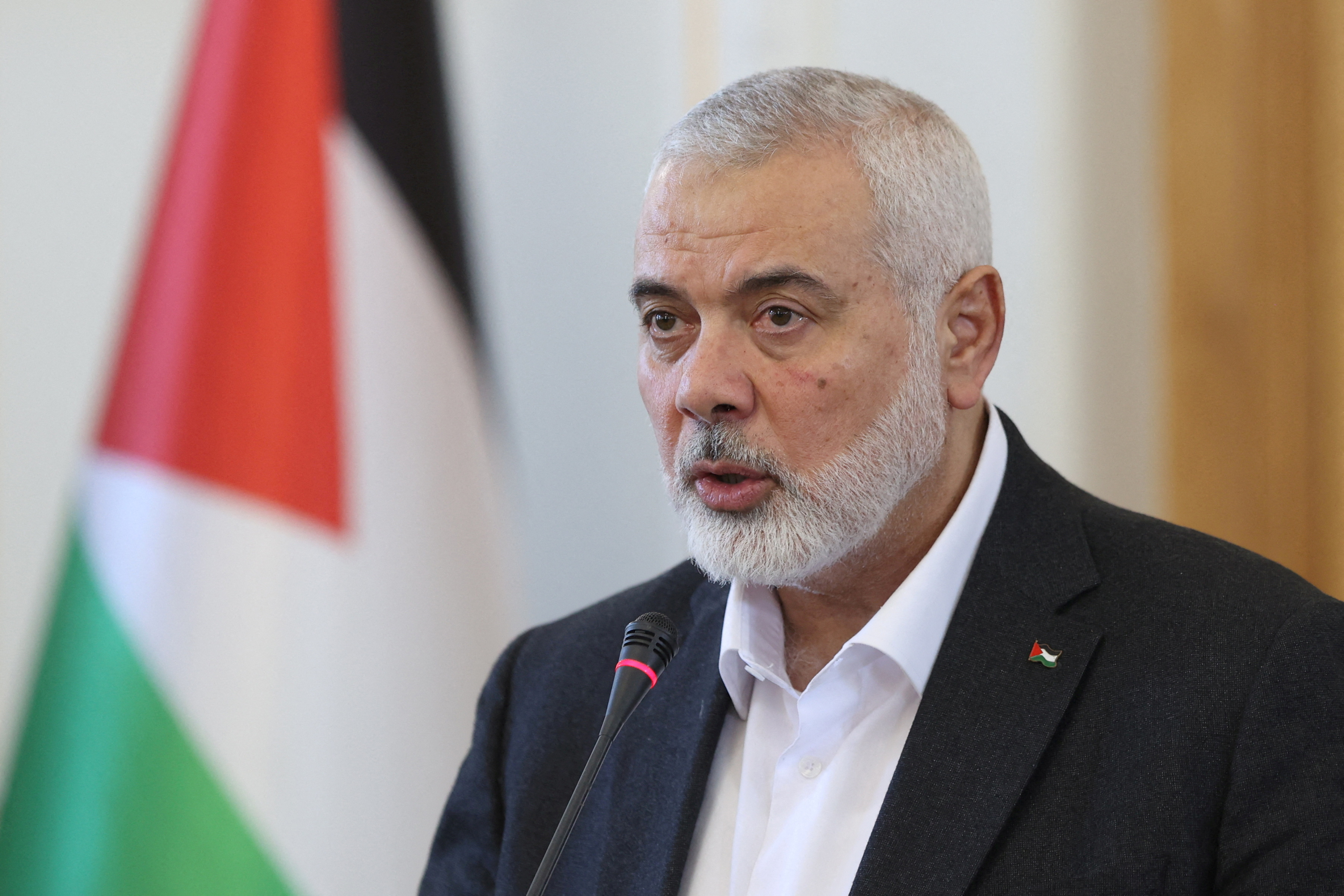 O principal líder do grupo palestino Hamas, Ismail Haniyeh, e o ministro das Relações Exteriores do Irã, Hossein Amir Abdollahian, participam de uma entrevista coletiva em Teerã