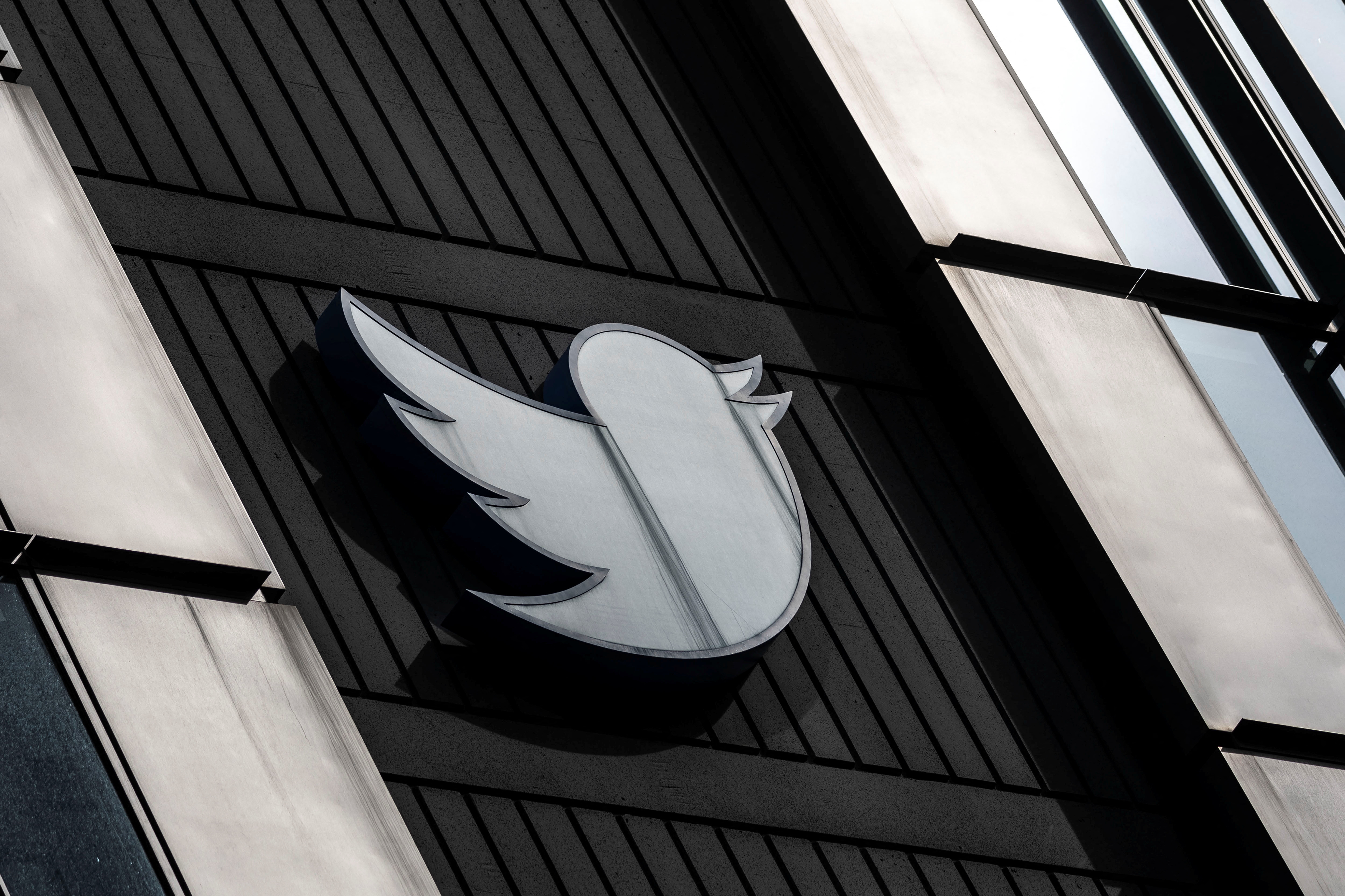 Logo Twitter à son siège social à San Francisco, Californie