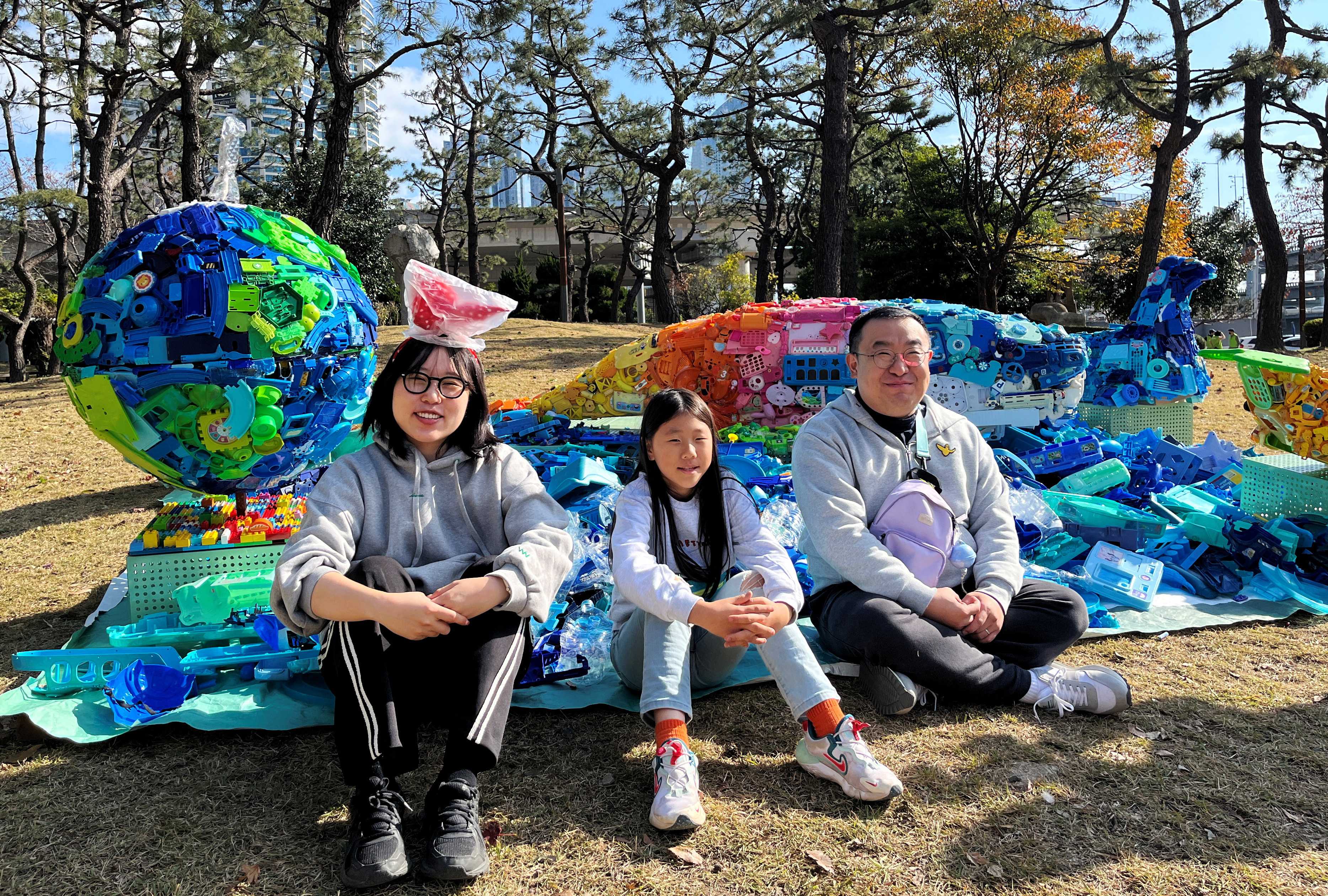 Green activists in S. Korea demand tough action on plastic waste at UN talks