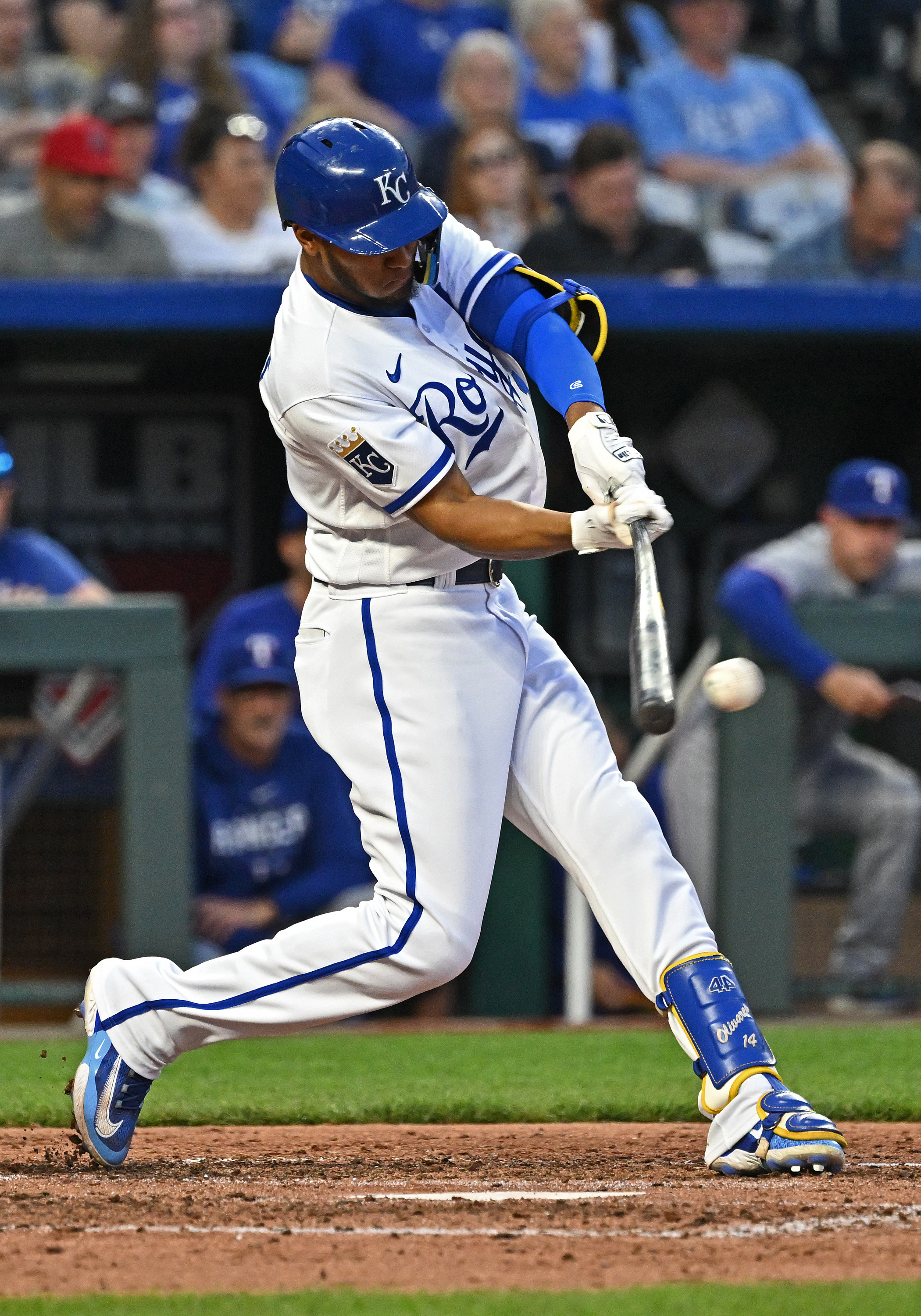 Marcus Semien helps Rangers clobber Royals