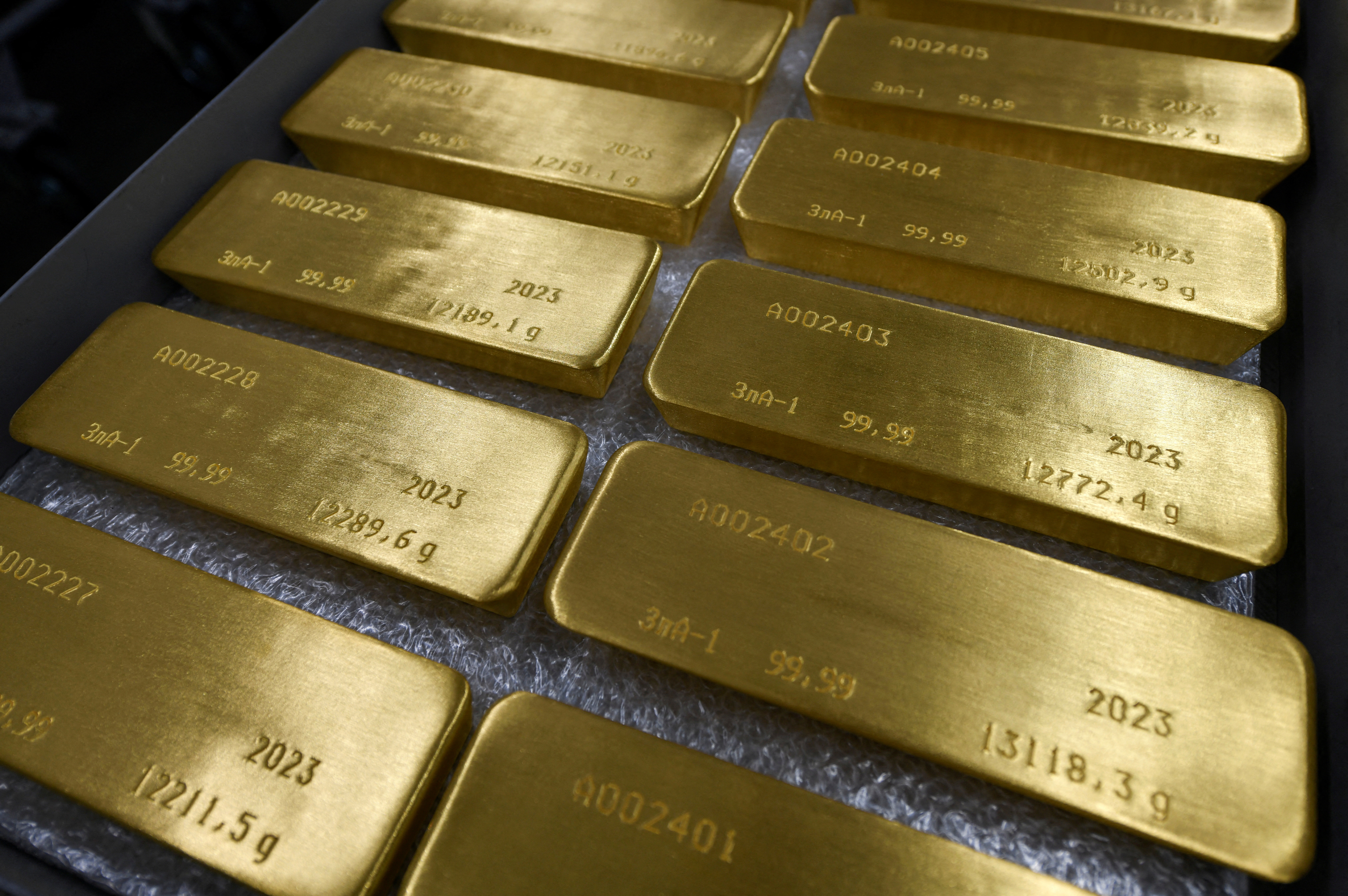 Gold on track for worst week since Feb on hawkish Fed