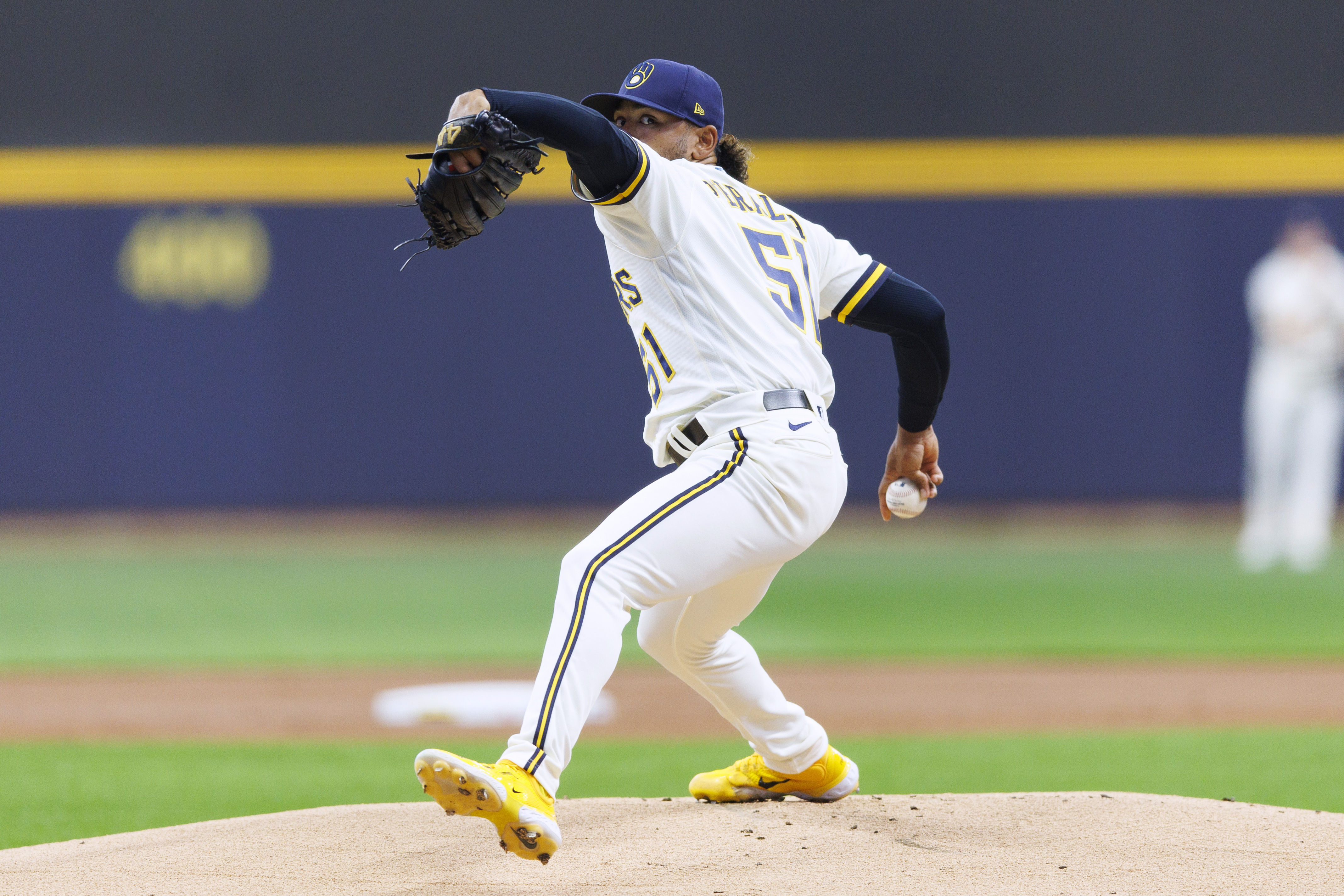 Brewers rookie Joey Wiemer's game-winning hit beats Orioles