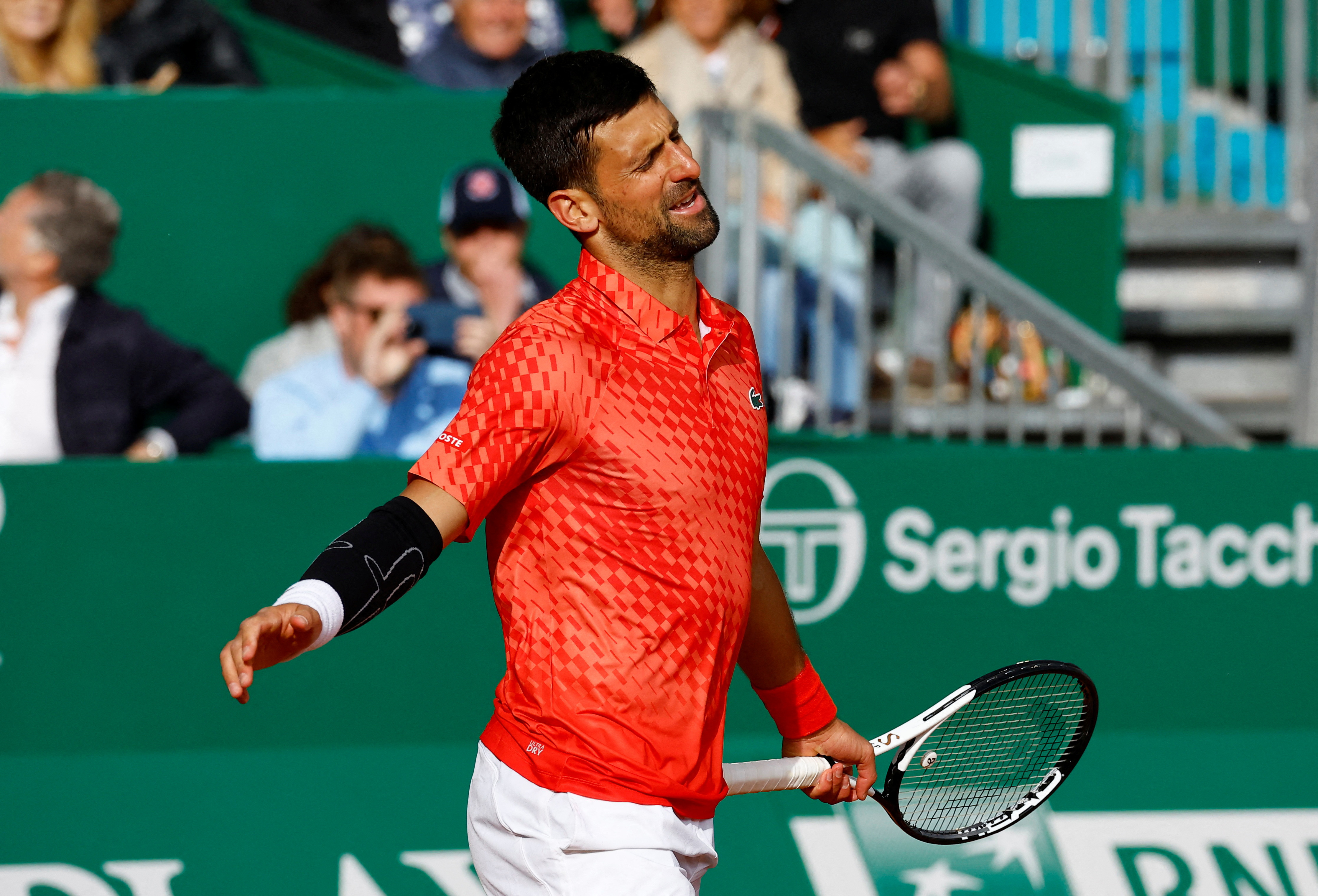 Sada de begeleiding Monarch Djokovic to miss Madrid Open, say organisers | Reuters