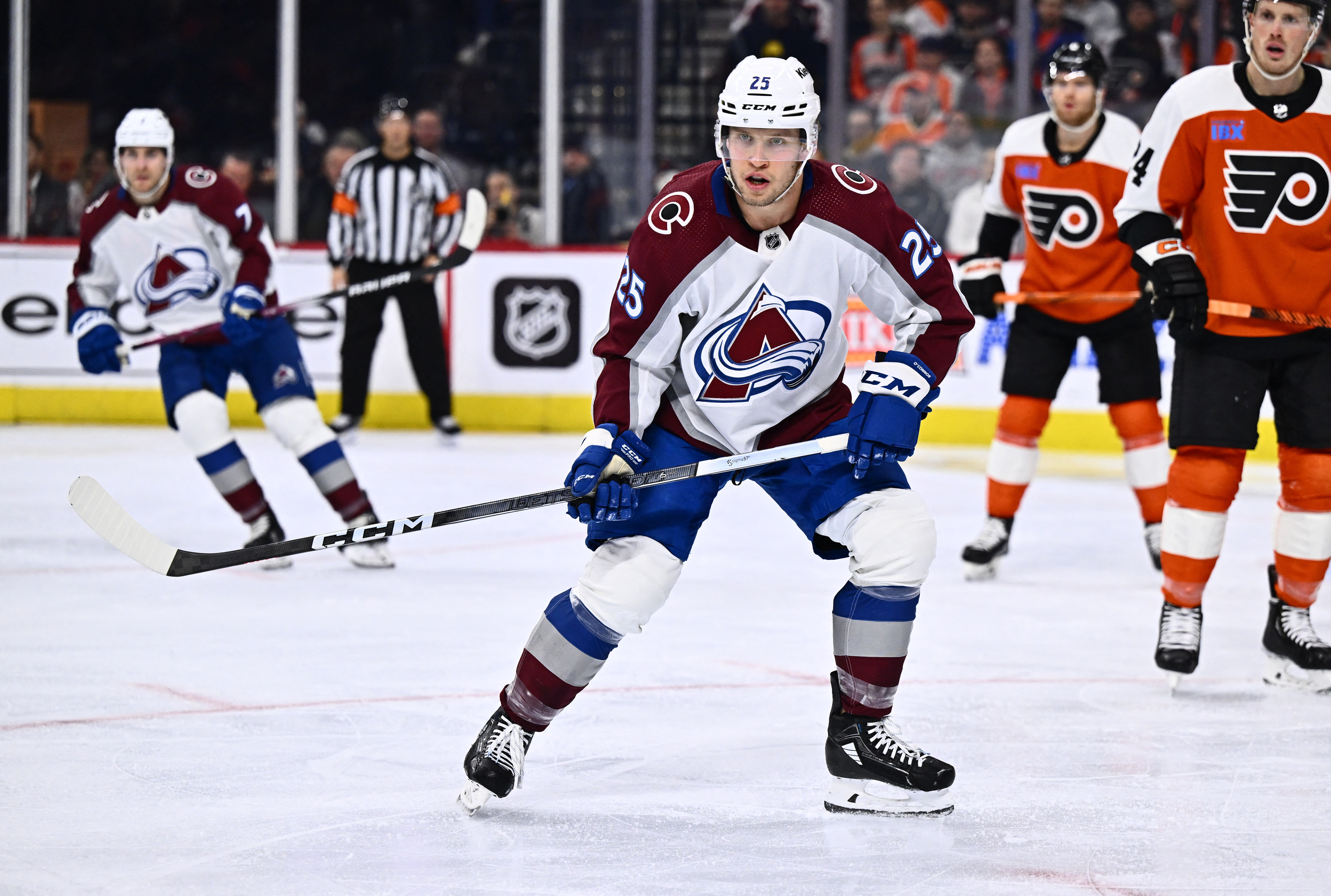 Logan O'Connor gets hat trick, Avalanche overpower Flyers