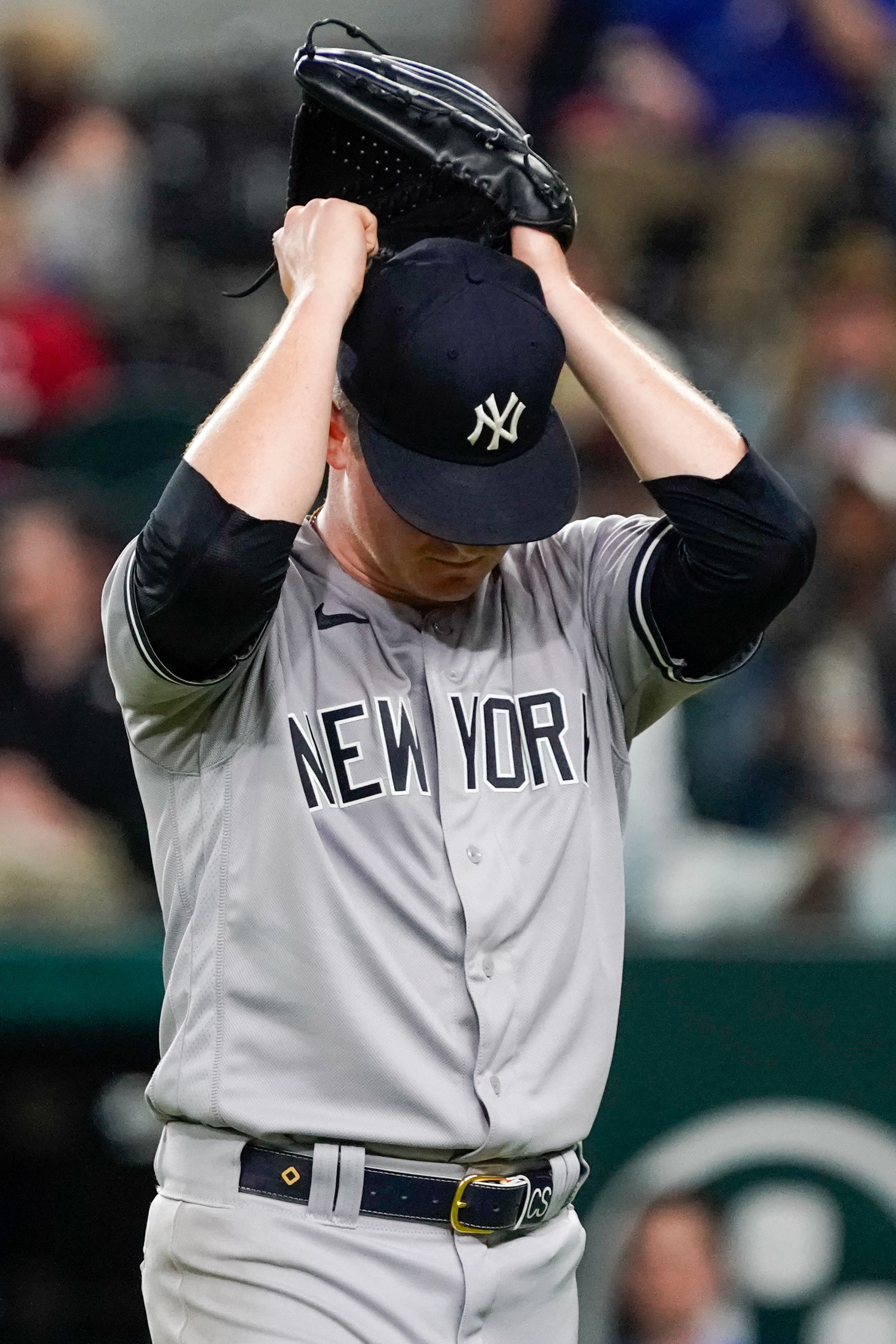 DeGrom another early exit for Texas in 5-2 win over Yankees