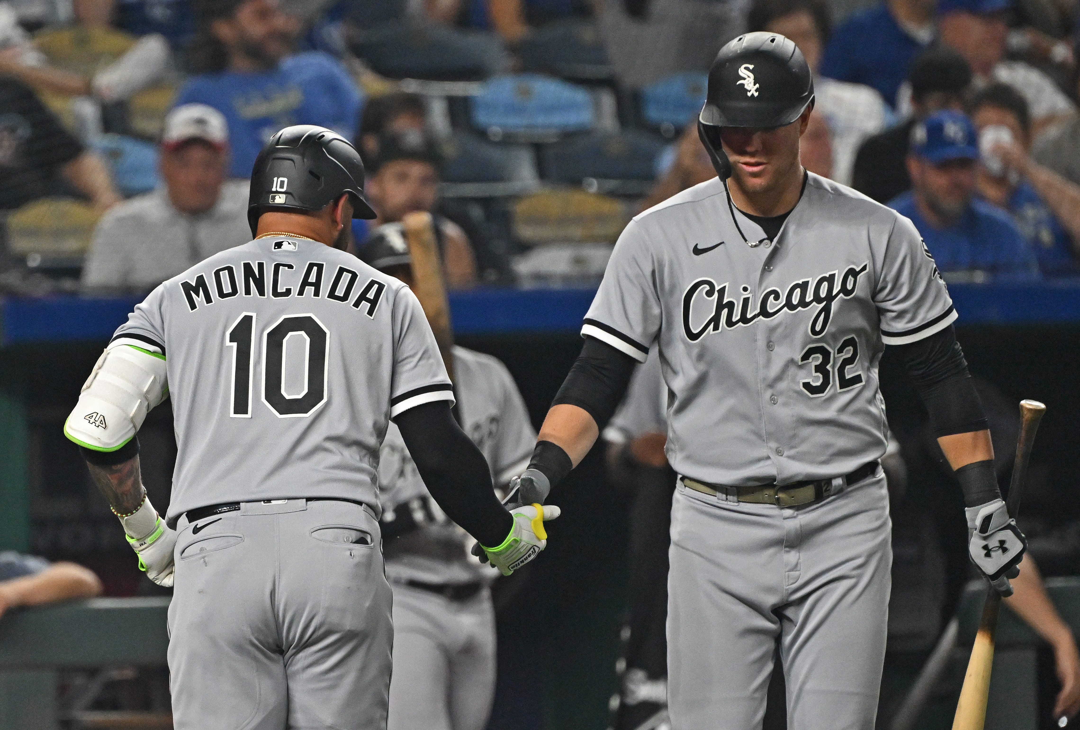 Vaughn homers as White Sox stop slide by topping Royals 7-3 - ABC7 Chicago