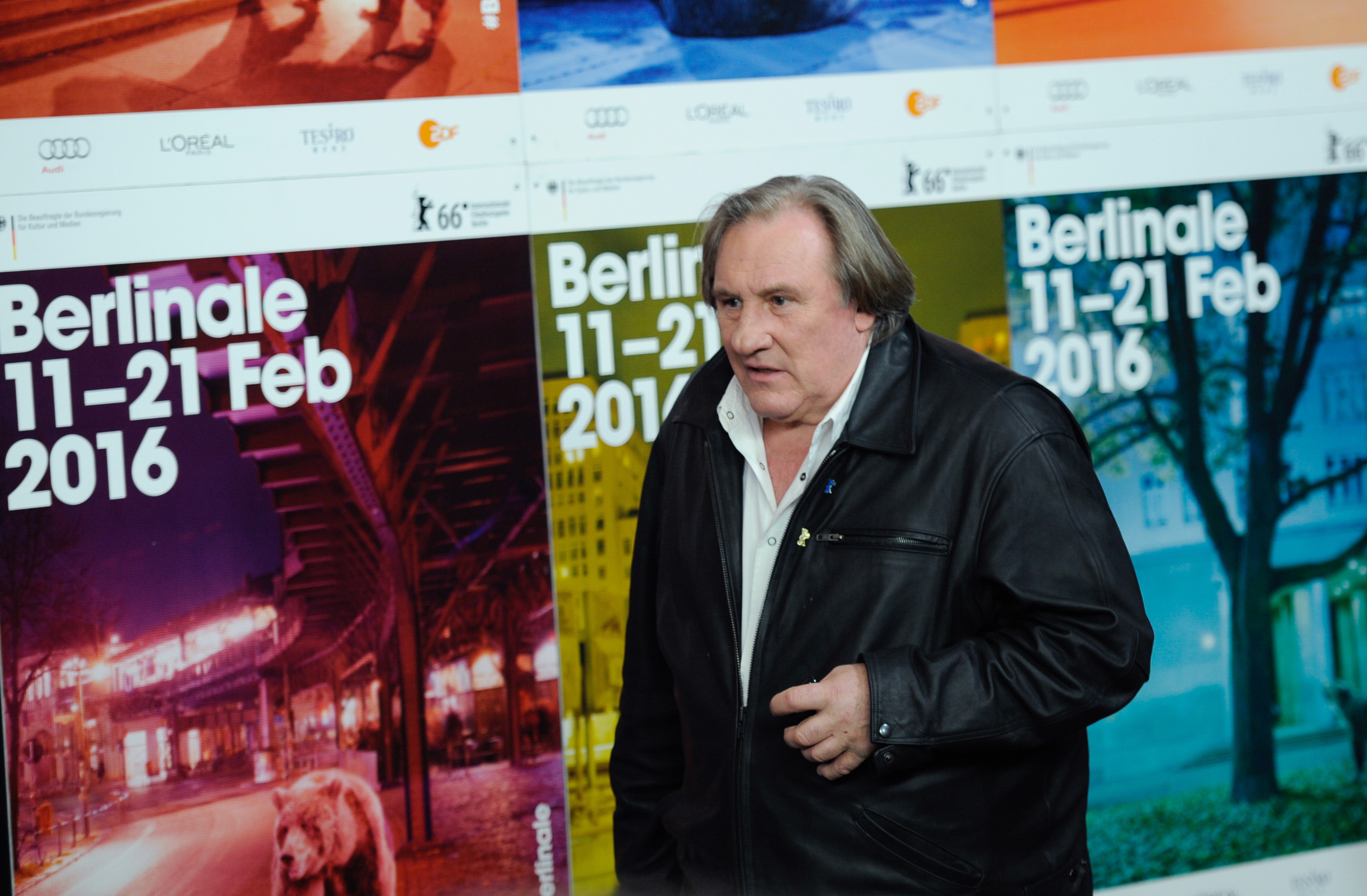 O ator Depardieu chega para entrevista coletiva no 66º Festival Internacional de Cinema de Berlinale, em Berlim