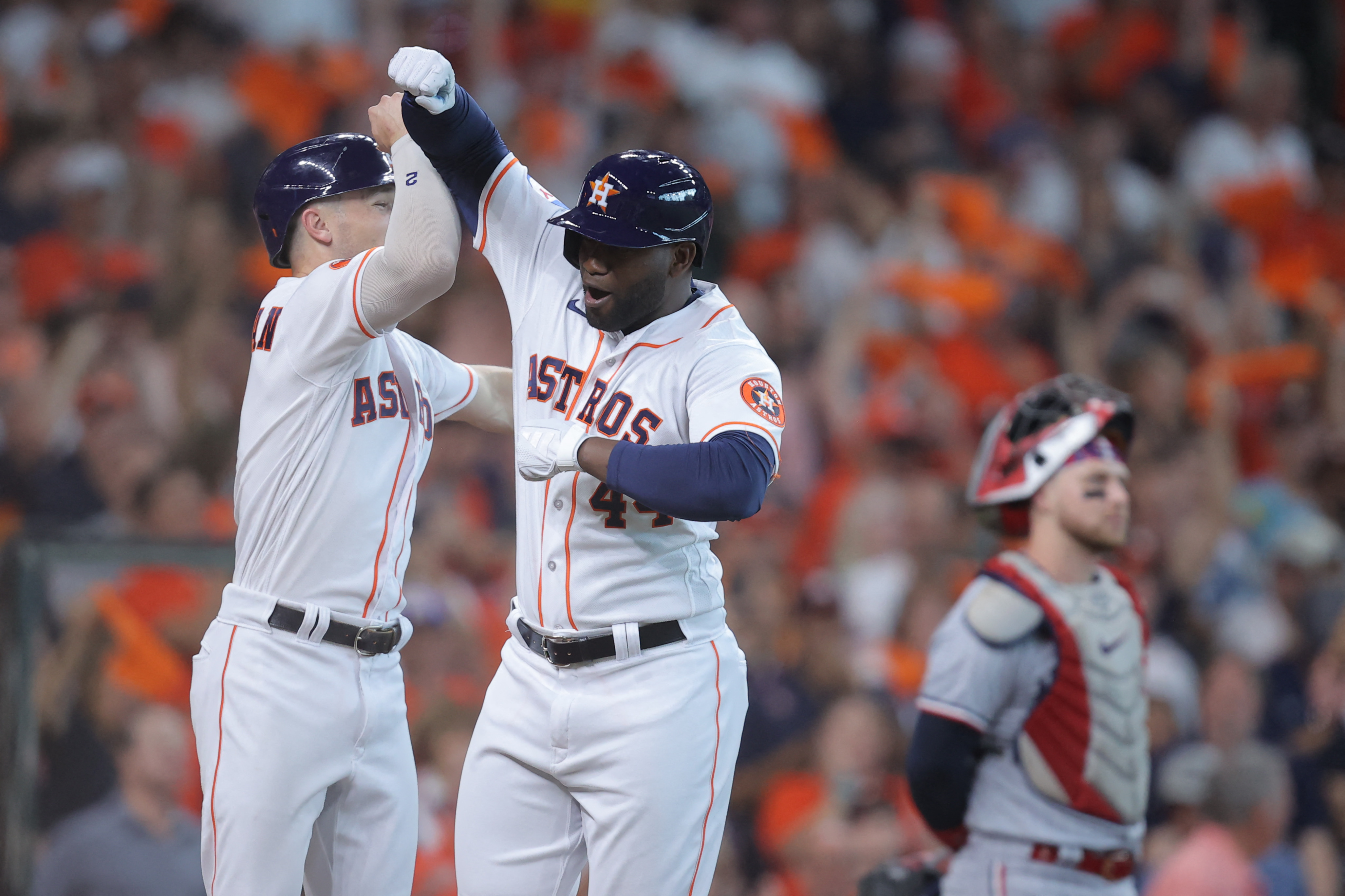 Astros clip Twins 6-4 behind 2 HRs from Yordan Alvarez, Sports