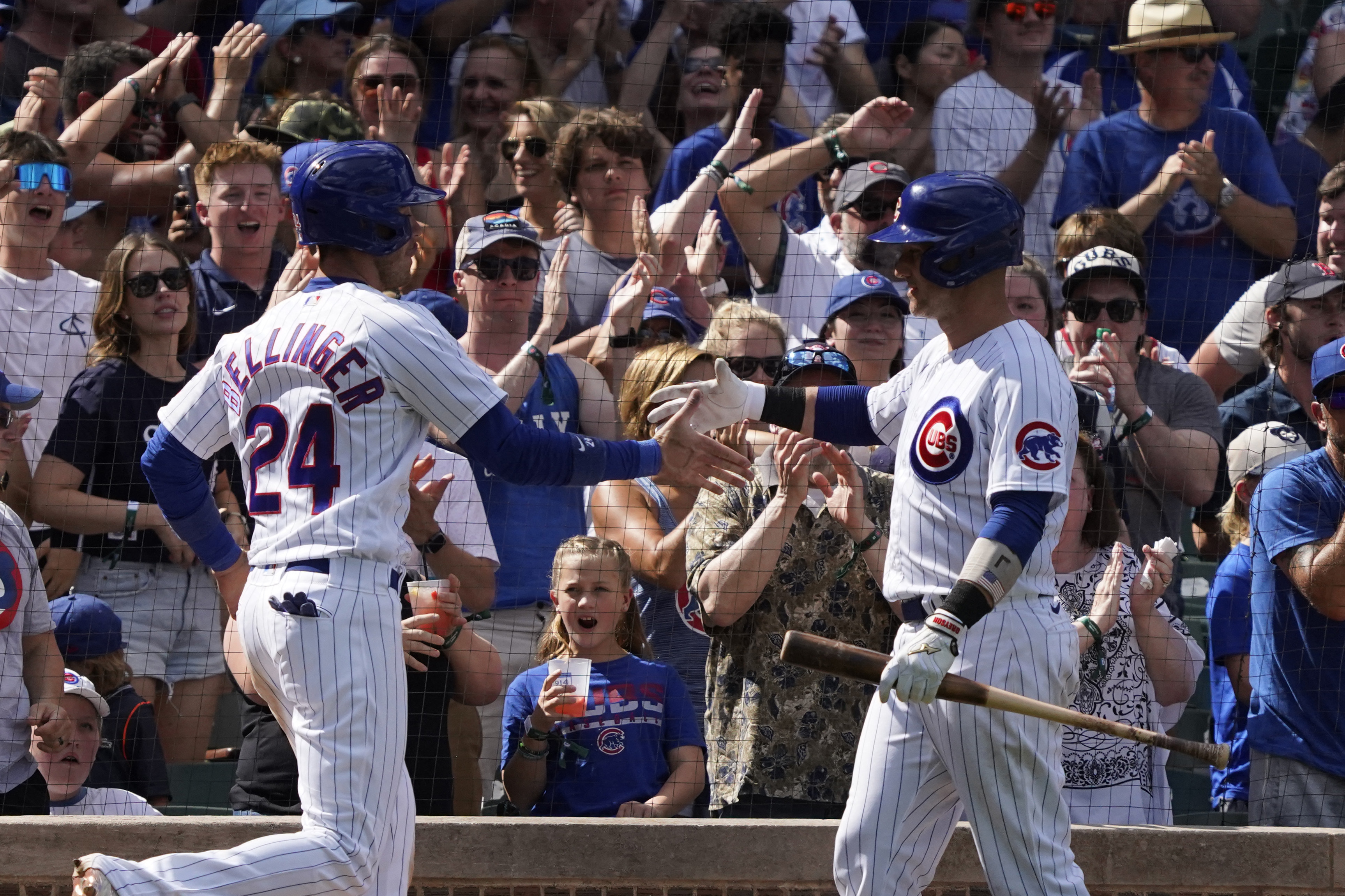 Cubs' Yan Gomes records two hits versus Giants