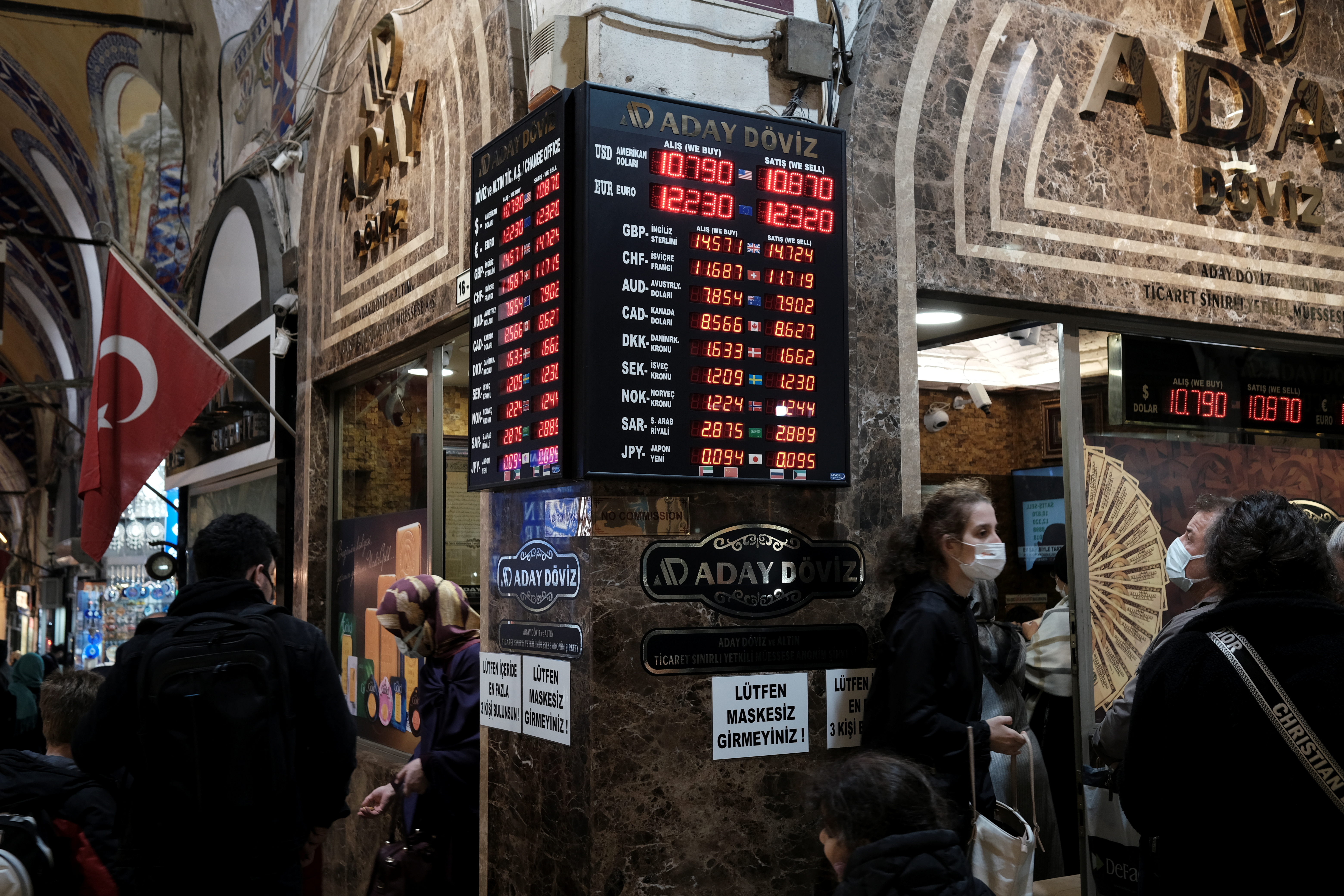 A board showing the currency exchange rates is seen outside an exchange office at the Grand Bazaar in Istanbul, Turkey November 18, 2021. REUTERS/Murad Sezer