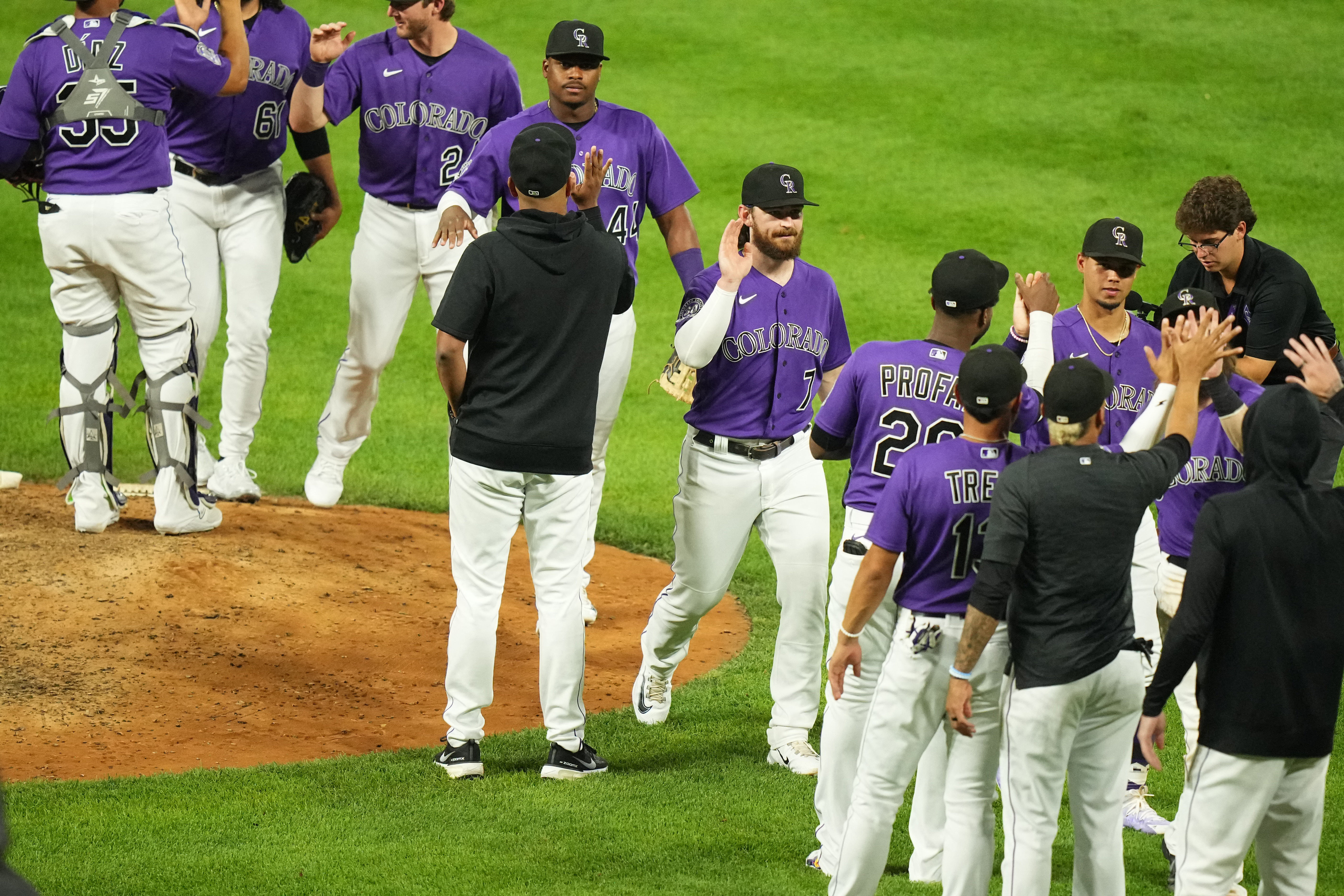 Rockies rally late for win over Diamondbacks in Charlie Blackmon's return