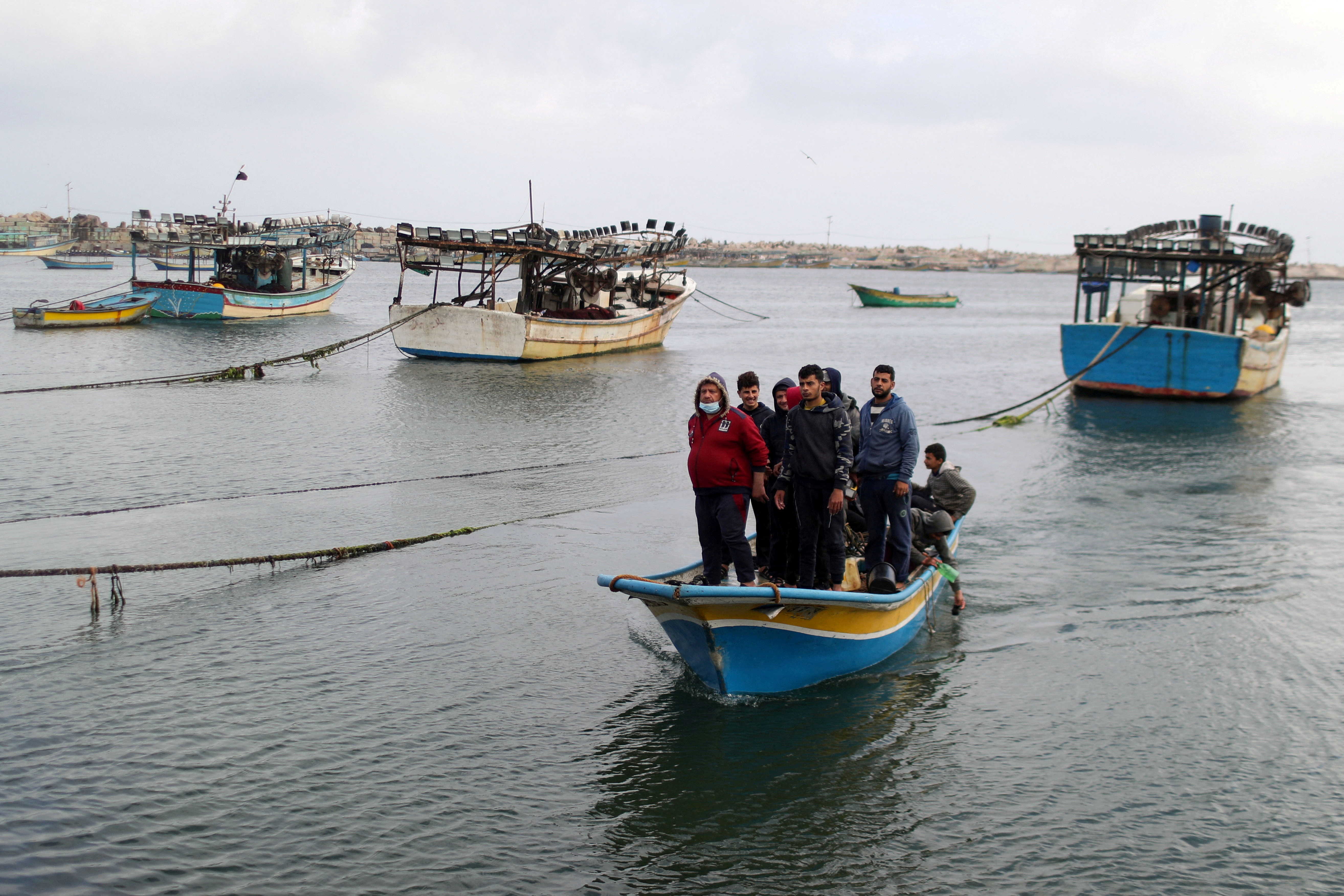 Israel restricts Palestinian fishing zone in response to Palestinian rockets