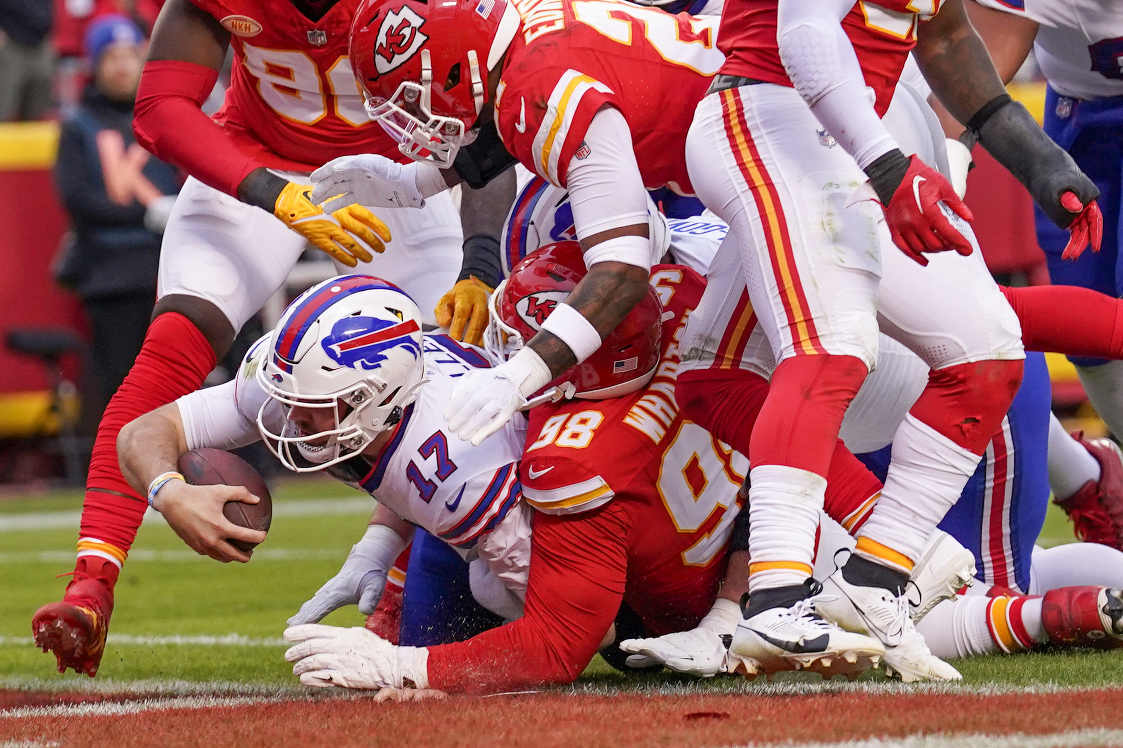 Bills Pull Out Dramatic Road Win Over Slumping Chiefs | Reuters