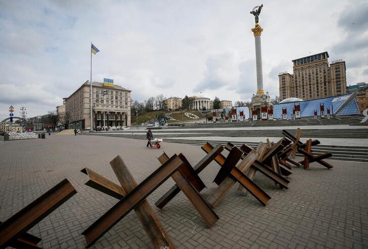 Anti-tank constructions are seen in central Kyiv