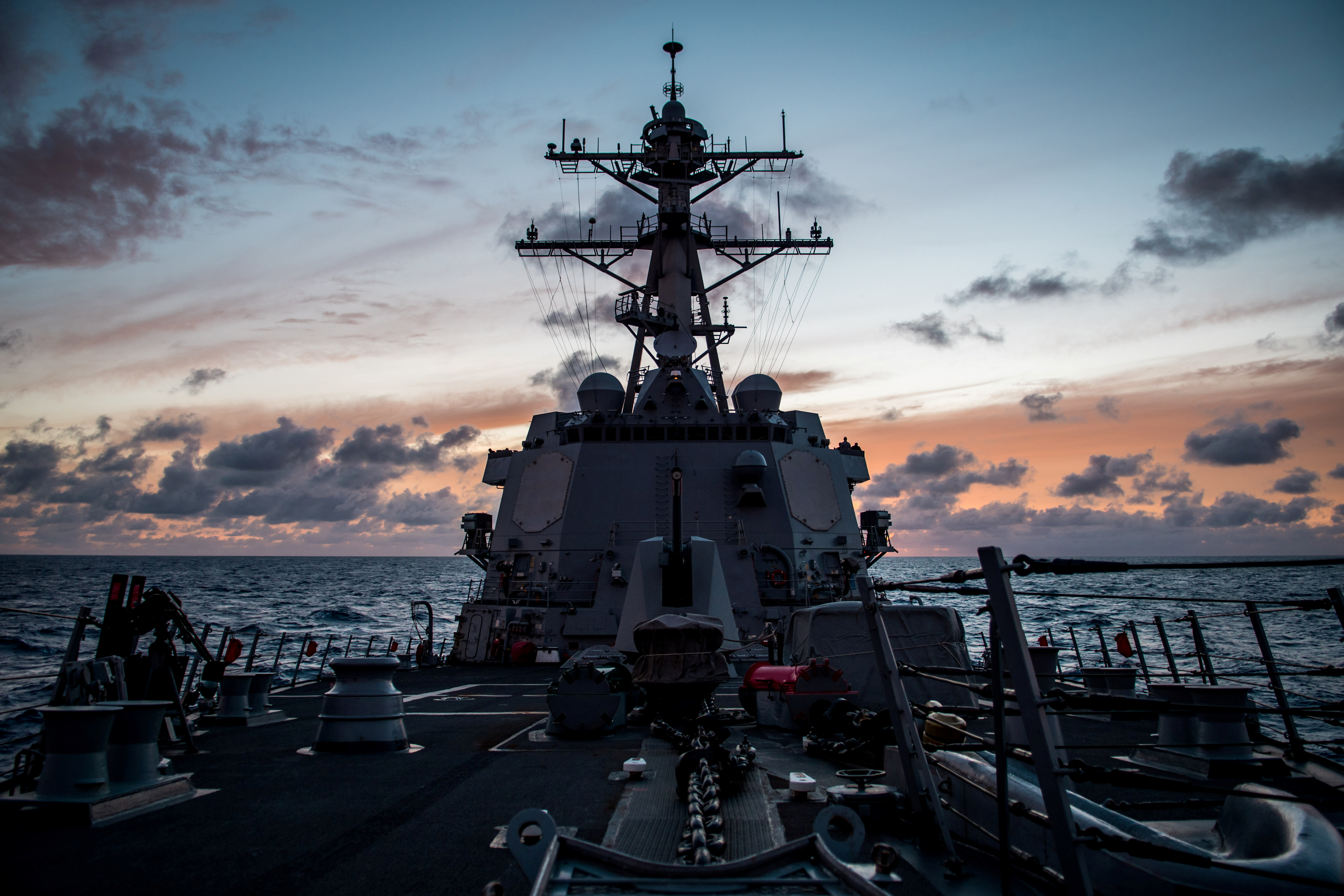 The guided-missile destroyer USS Dewey (DDG 105) transits the Pacific Ocean while participating in Rim of the Pacific Exercise (RIMPAC),  July 10, 2018.  Photo taken July 10, 2018.  U.S. Navy photo by Mass Communication Specialist 2nd Class Devin M. Langer/U.S. Navy/Handout via REUTERS  