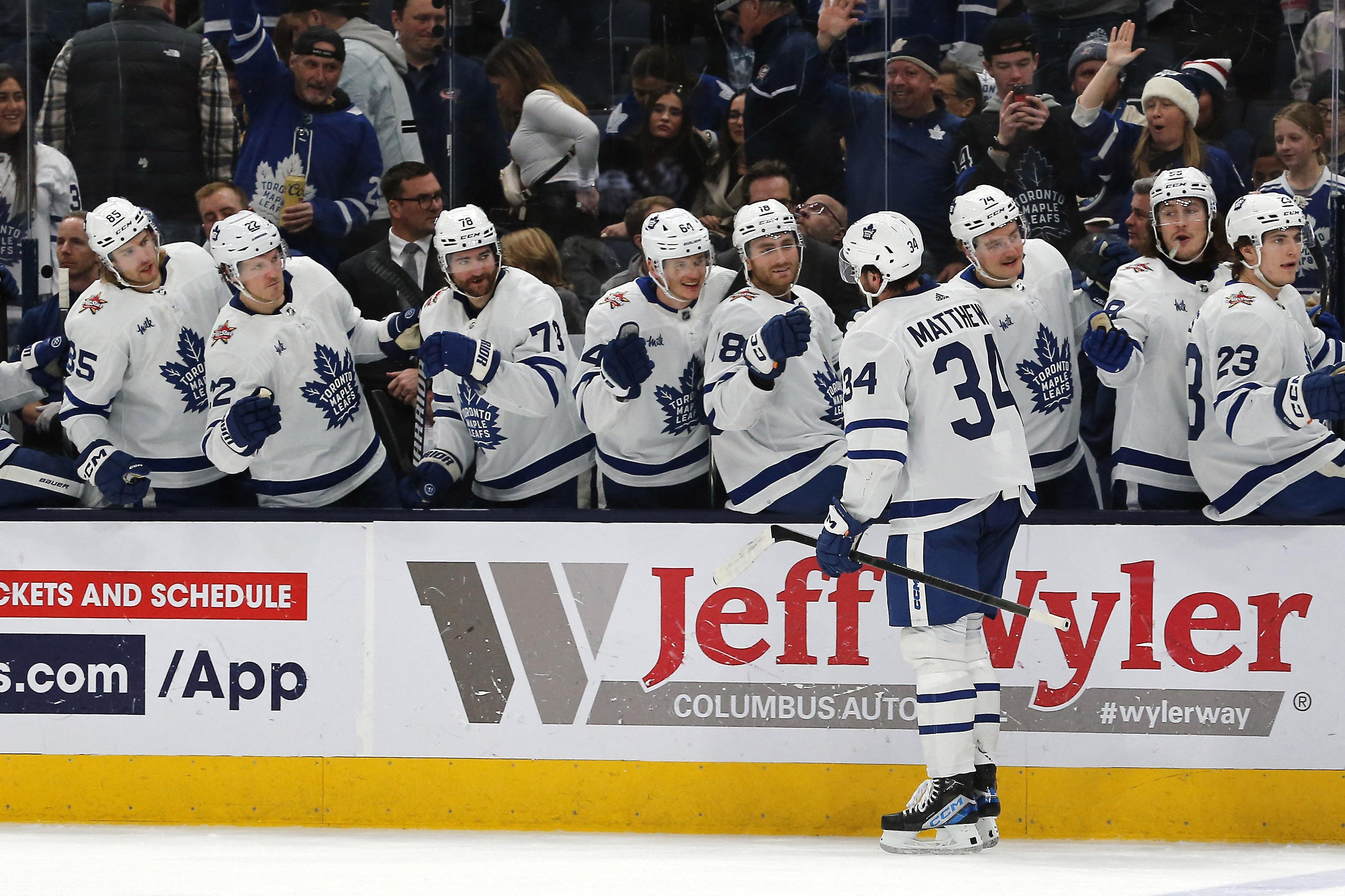 Auston Matthews Stays Hot, Helps Leafs Past Jackets | Reuters