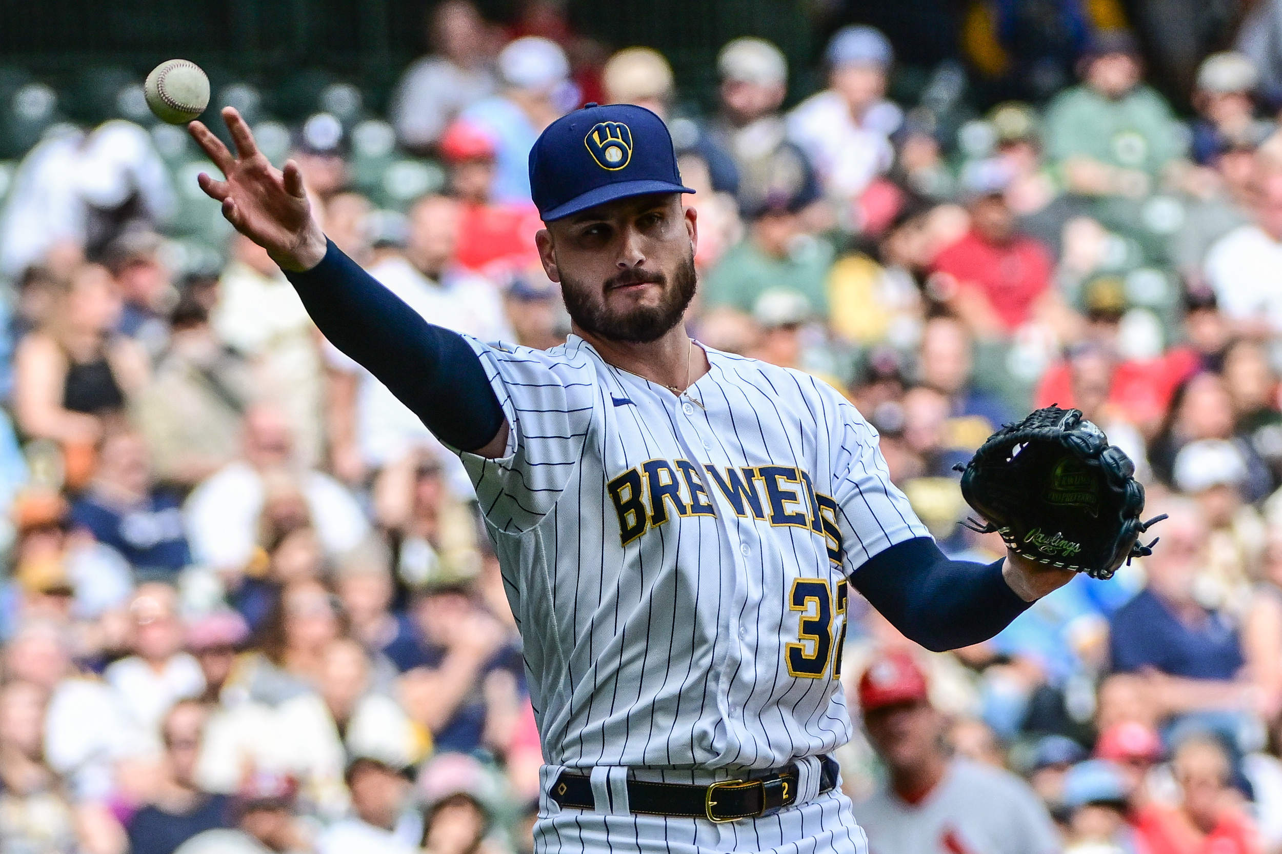 Willy Adames helps Brewers knock off Cardinals | Reuters