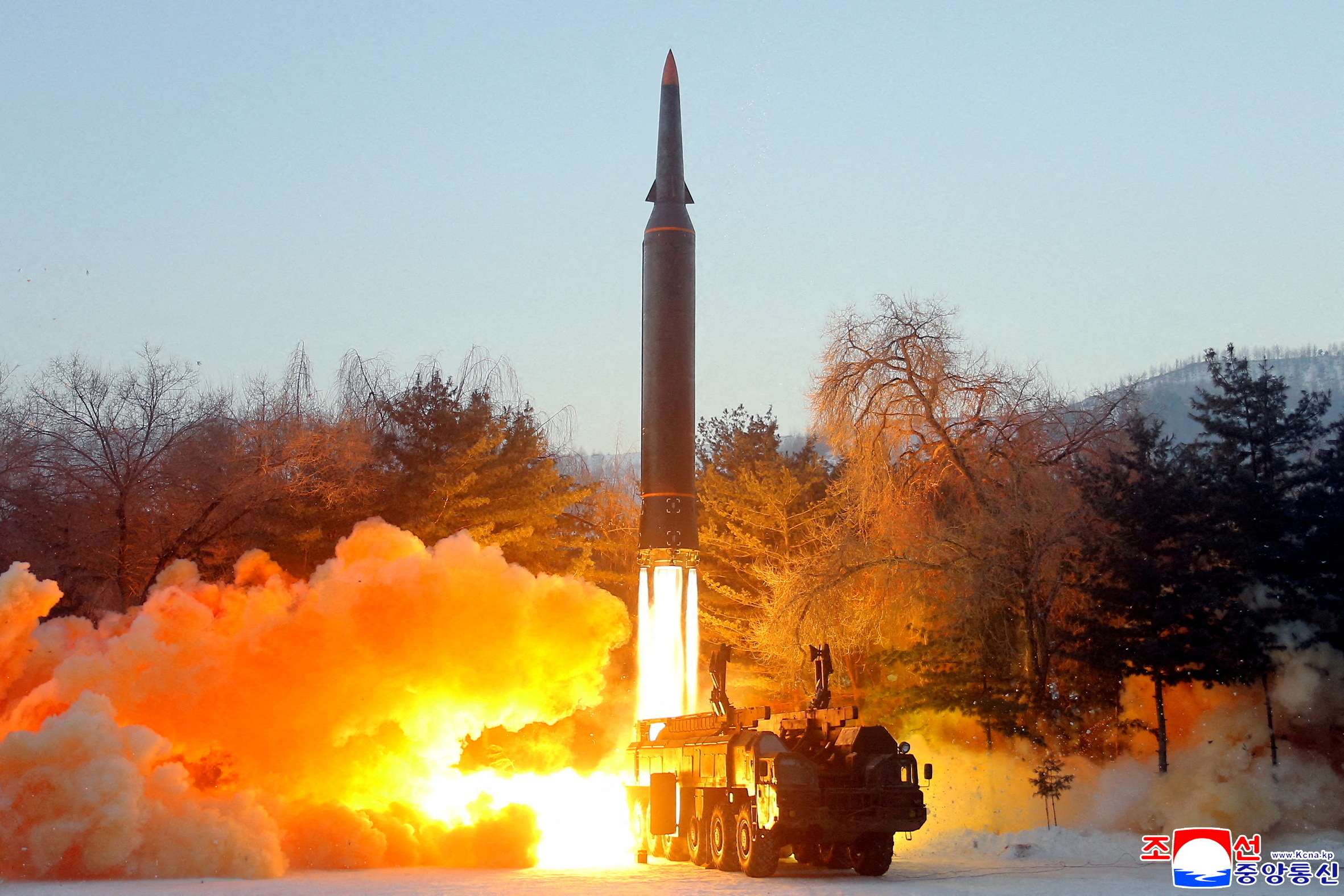 Nkorea Looks To Risky Pre Fuelled Missiles To Reduce Launch Time Reuters 