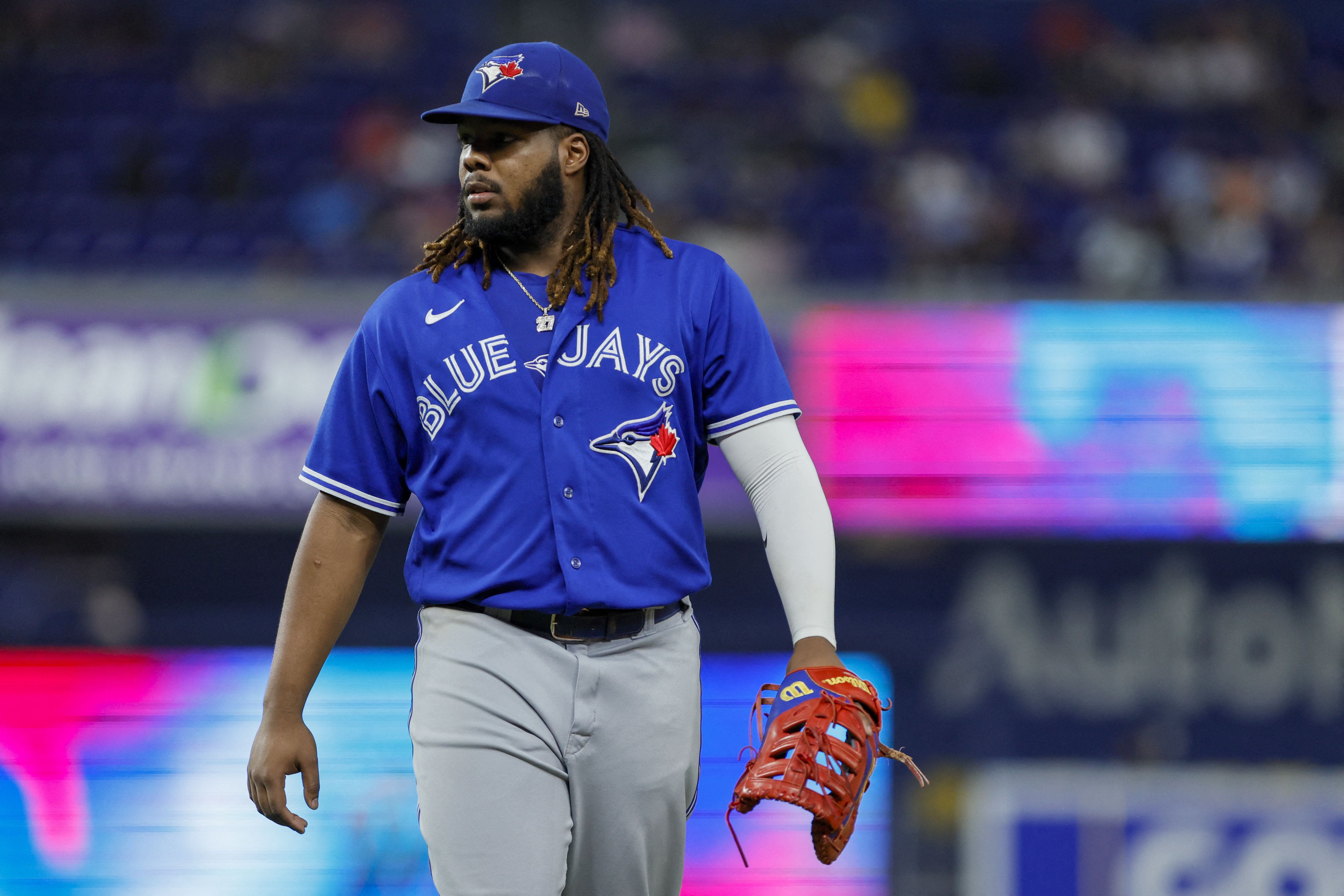 Luis Arraez goes 5 for 5 and lifts average to .400 as the Marlins rout the  Blue Jays 11-0