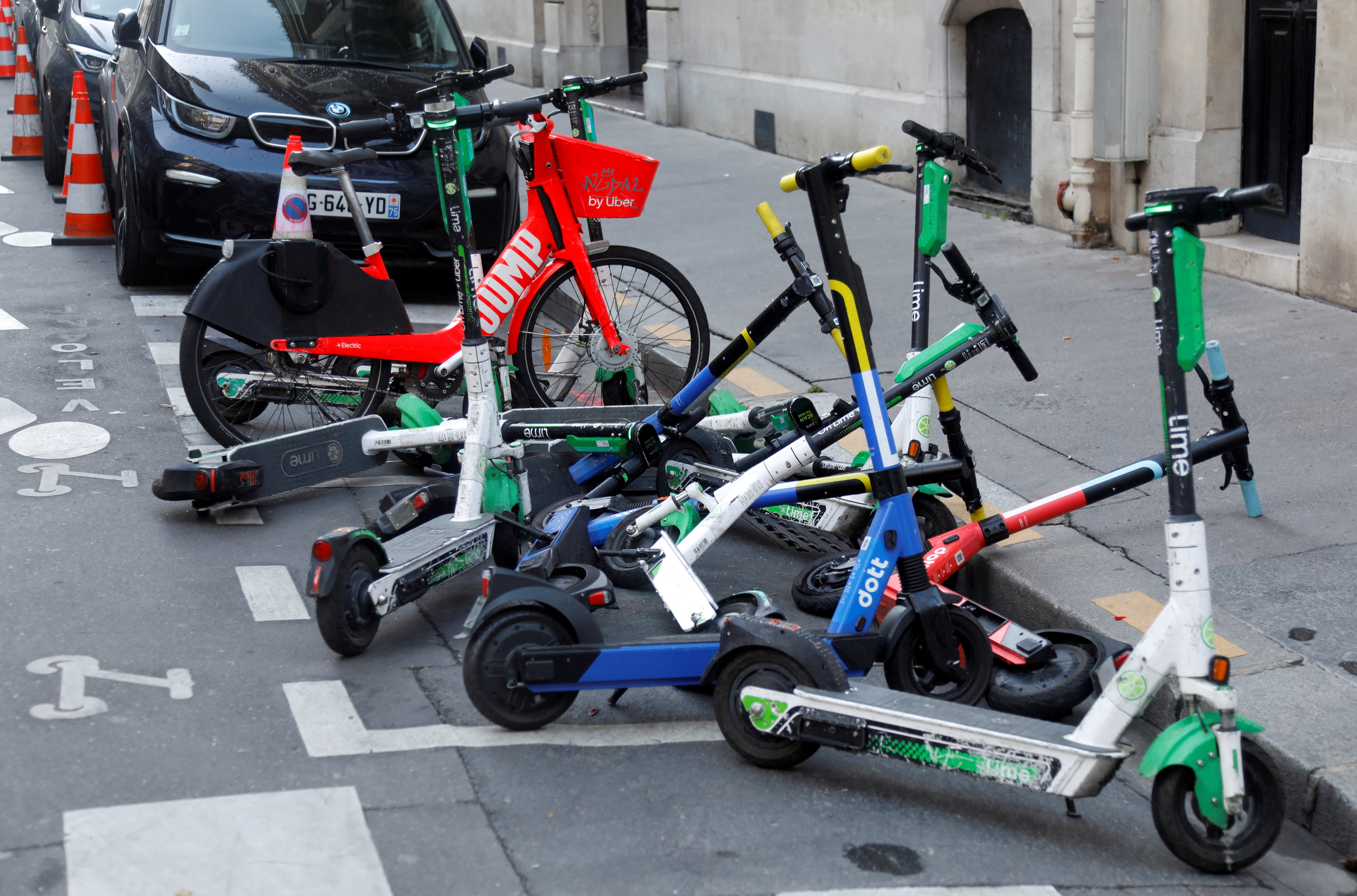 Dock-free electric scooters parked in Paris