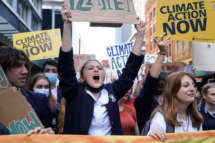 Students strike to demand further action on climate change in Sydney