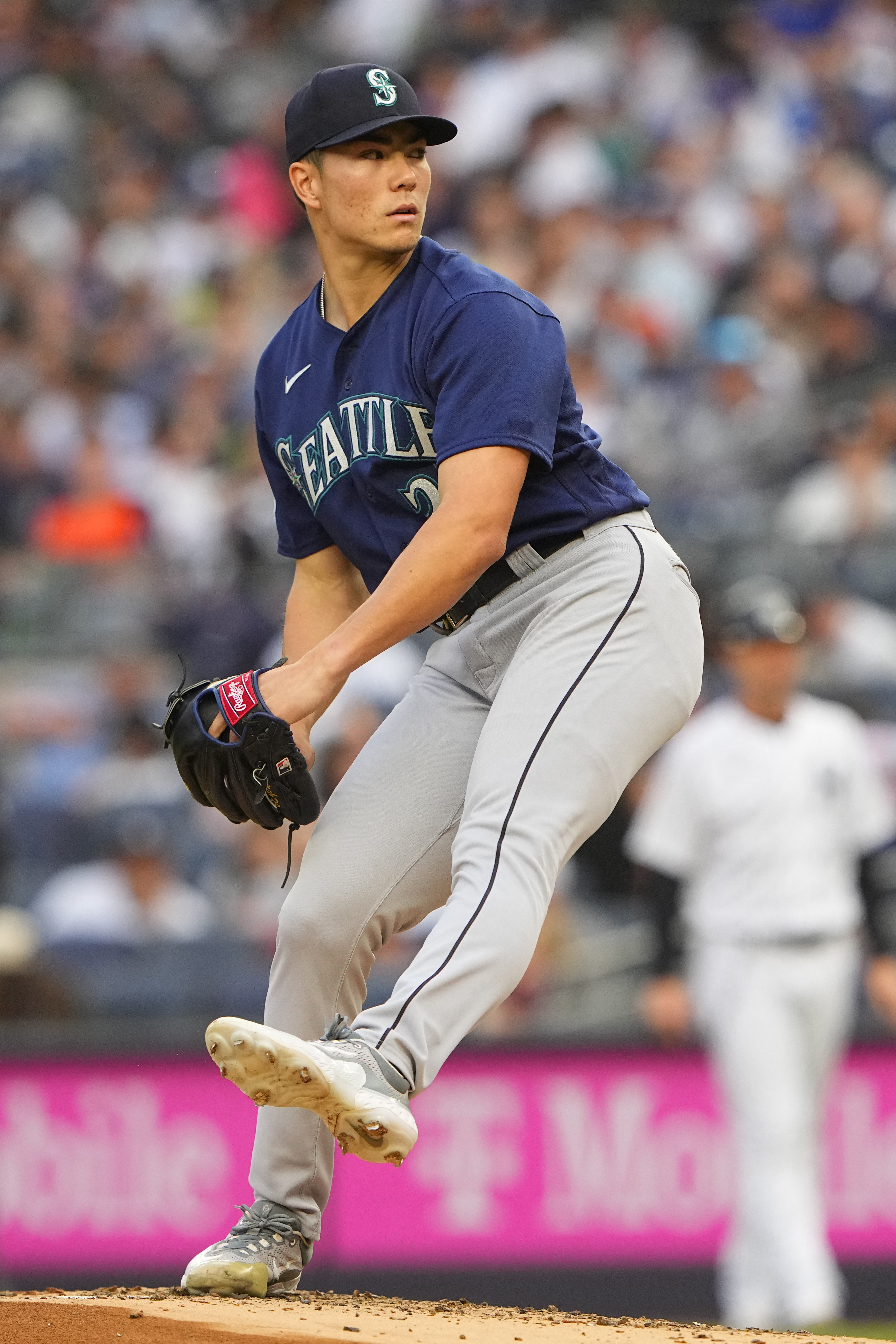 Mariners hammer struggling Germán as Woo gets his 1st win in a 10-2 rout of  the Yankees