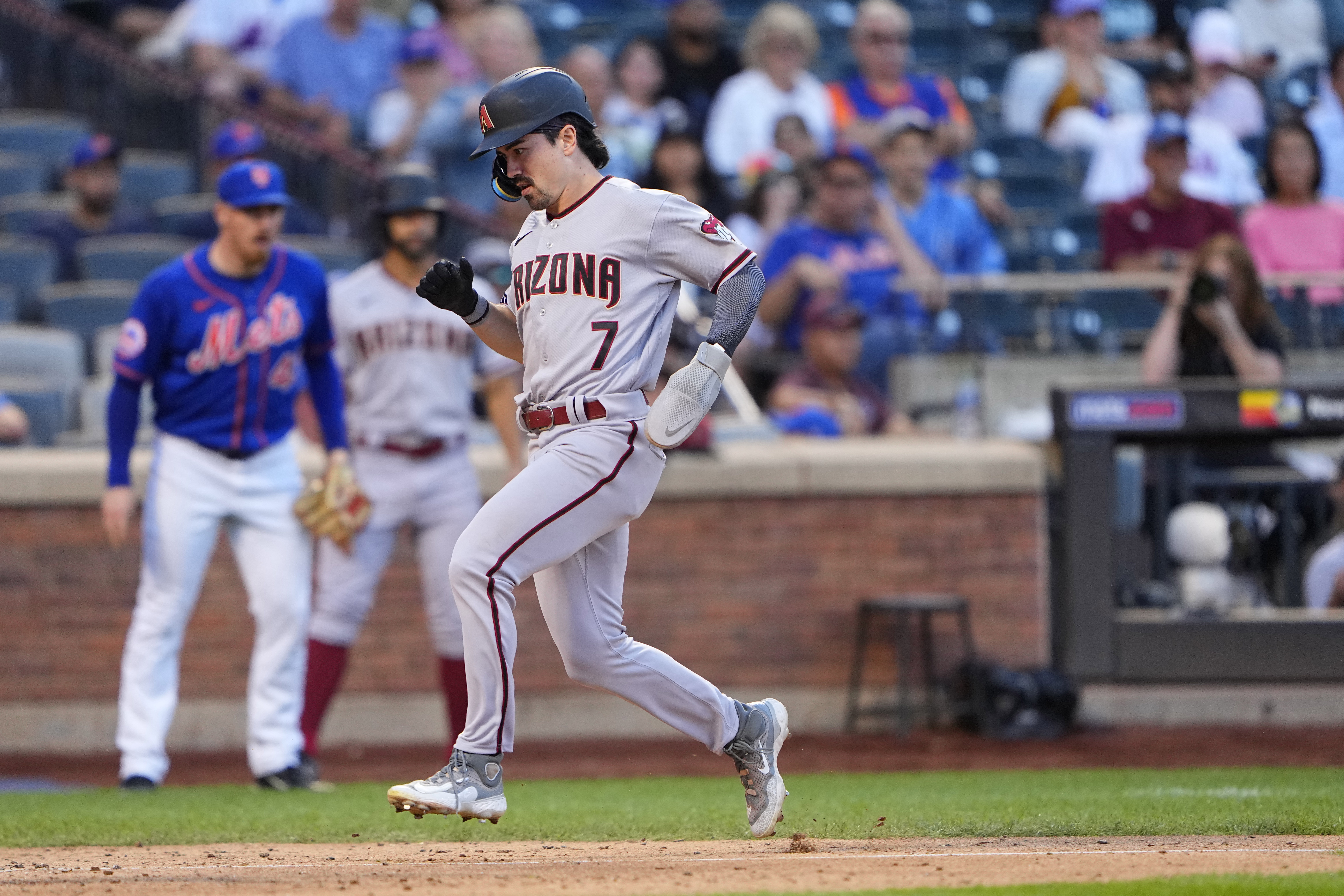 Mets Take Game Two Over Diamondbacks 