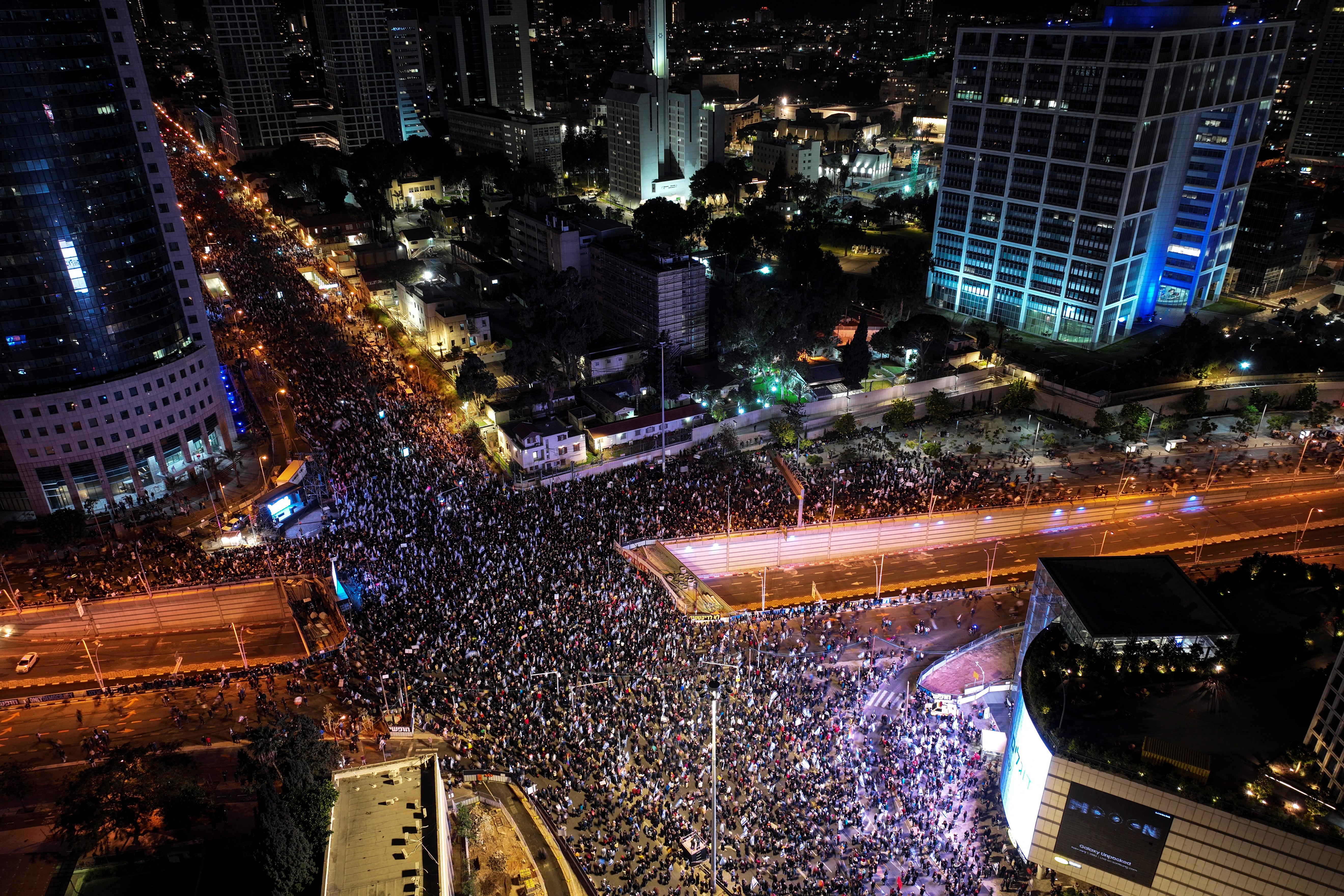 Protesten tegen de rechtse regering van Israël in Tel Aviv