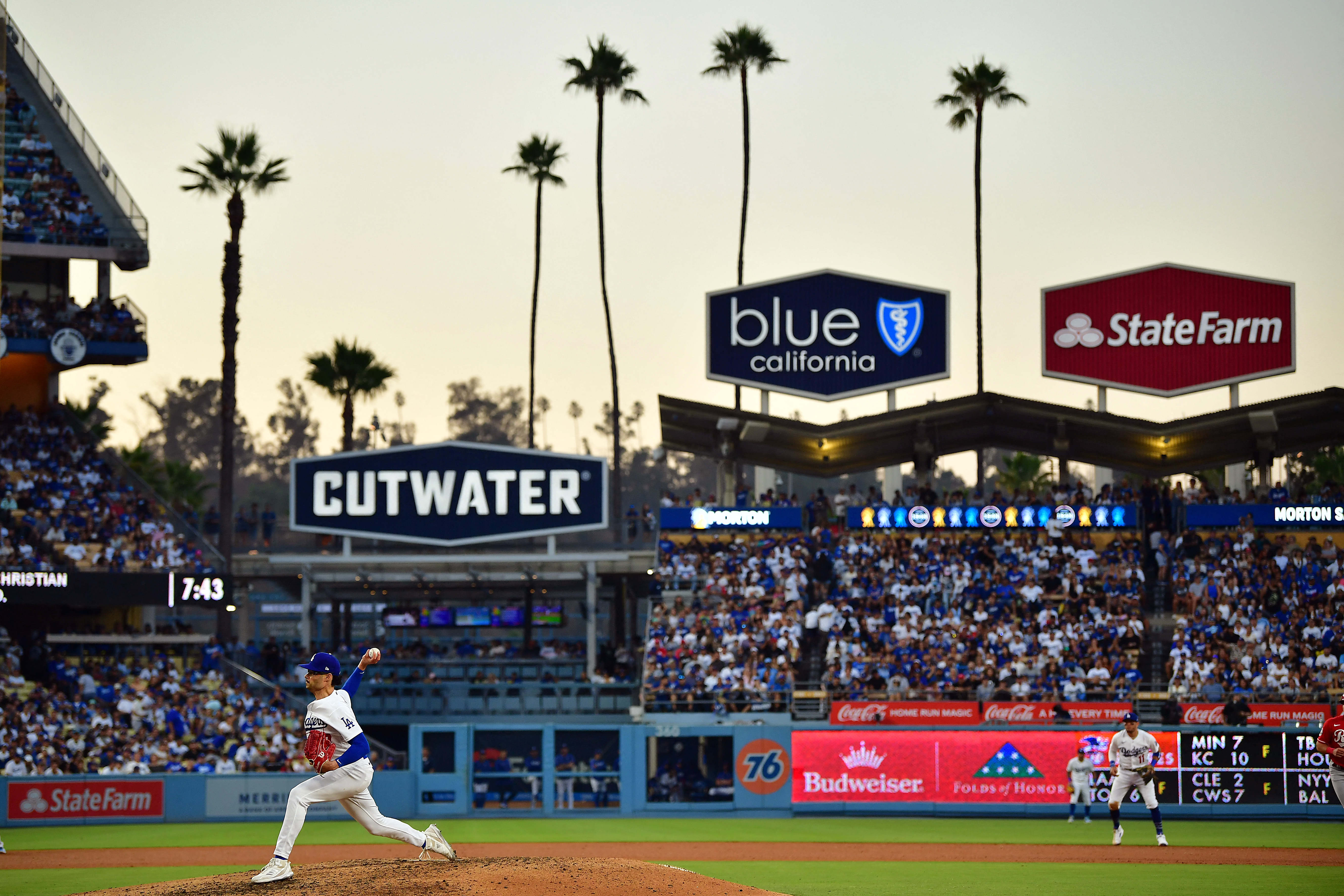 LOS ANGELES, CA - JULY 29: Los Angeles Dodgers Pitcher Emmet Sheehan (80)  gets ready to throw a pitch during the MLB game between the Cincinnati Reds  and the Los Angeles Dodgers