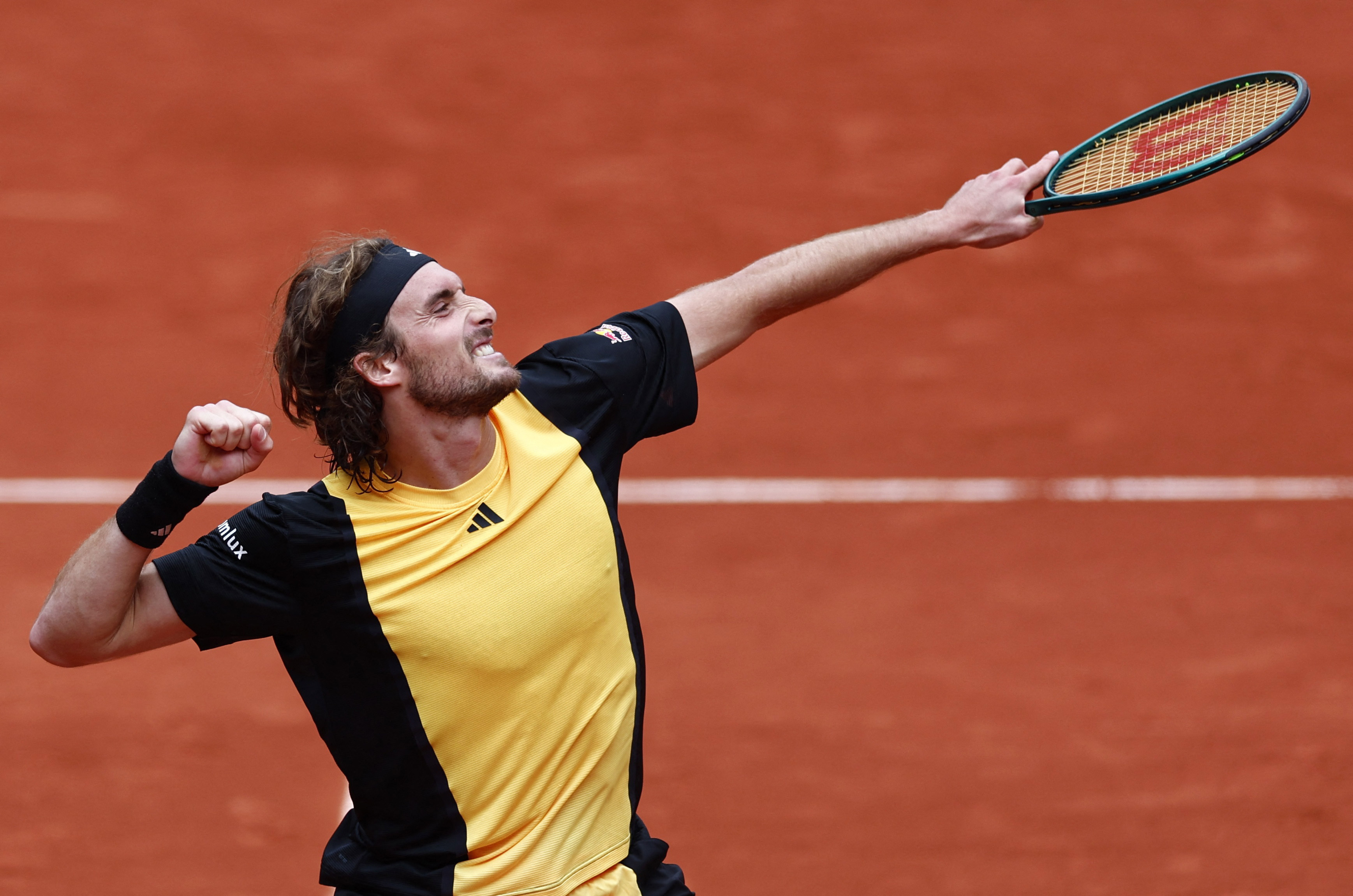 Tsitsipas beats Arnaldi to reach French Open quarterfinals Reuters