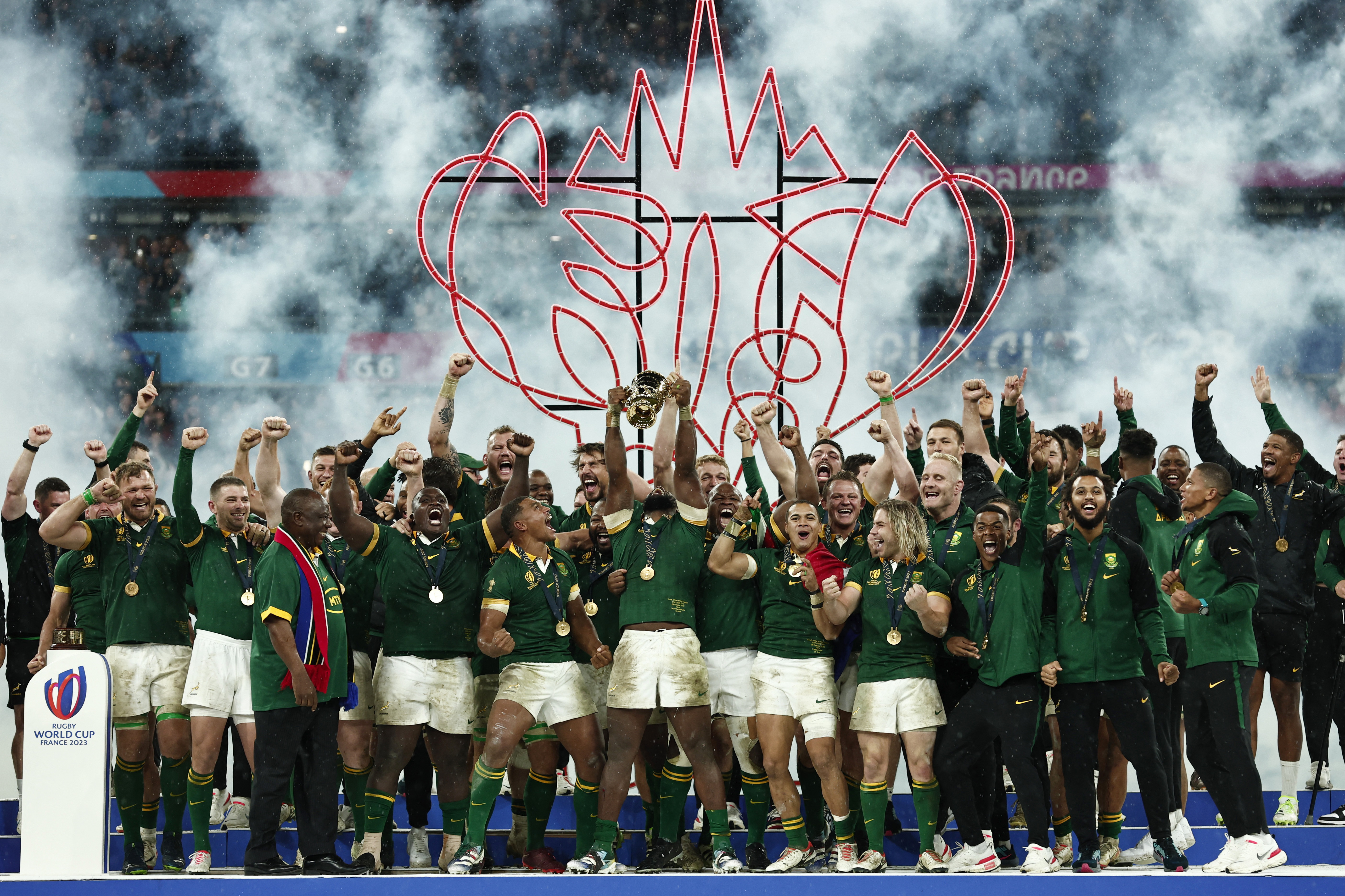 South Africa hold off 14-man All Blacks to win record fourth World Cup |  Reuters