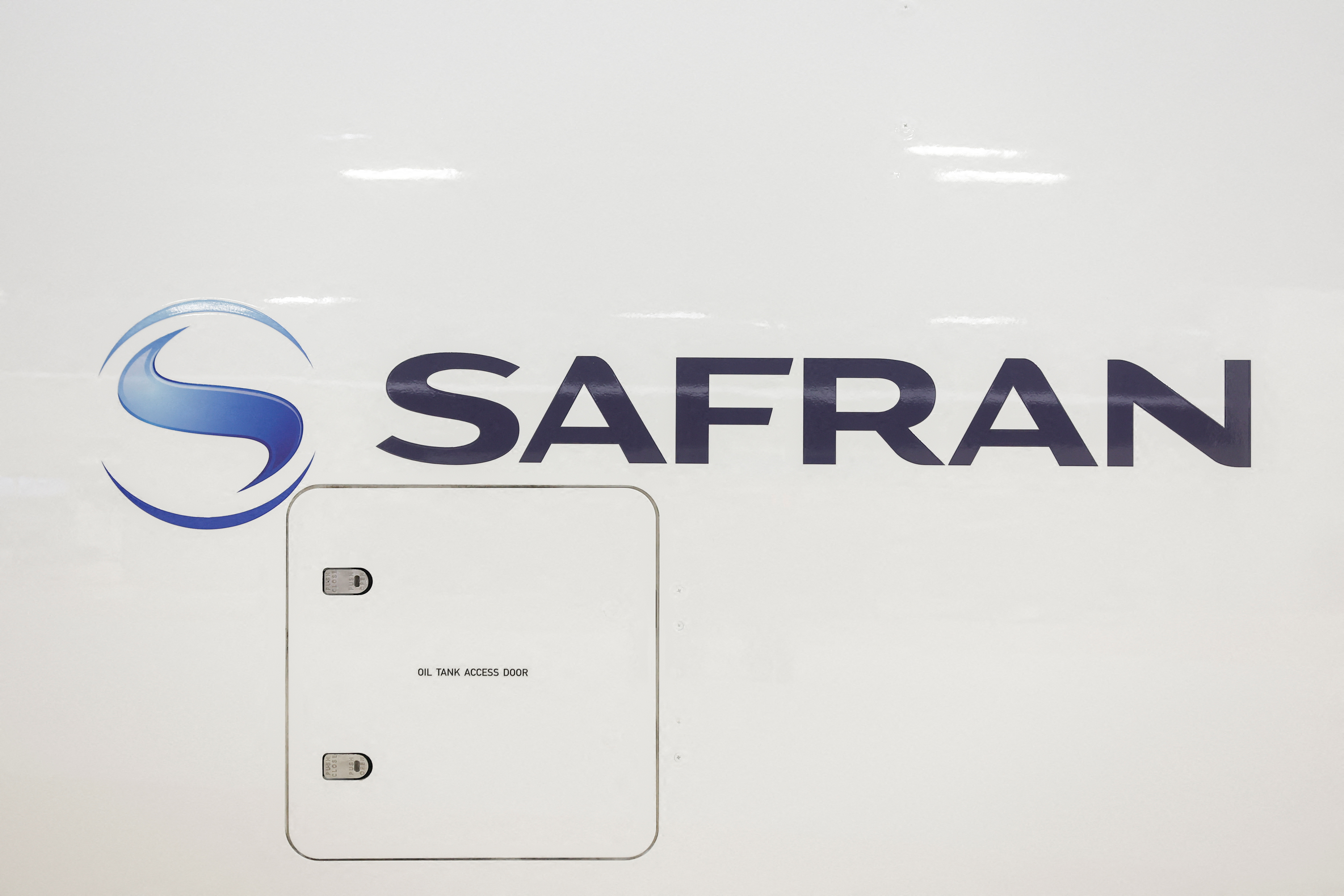 Safran agrees to buy Collins flight controls business