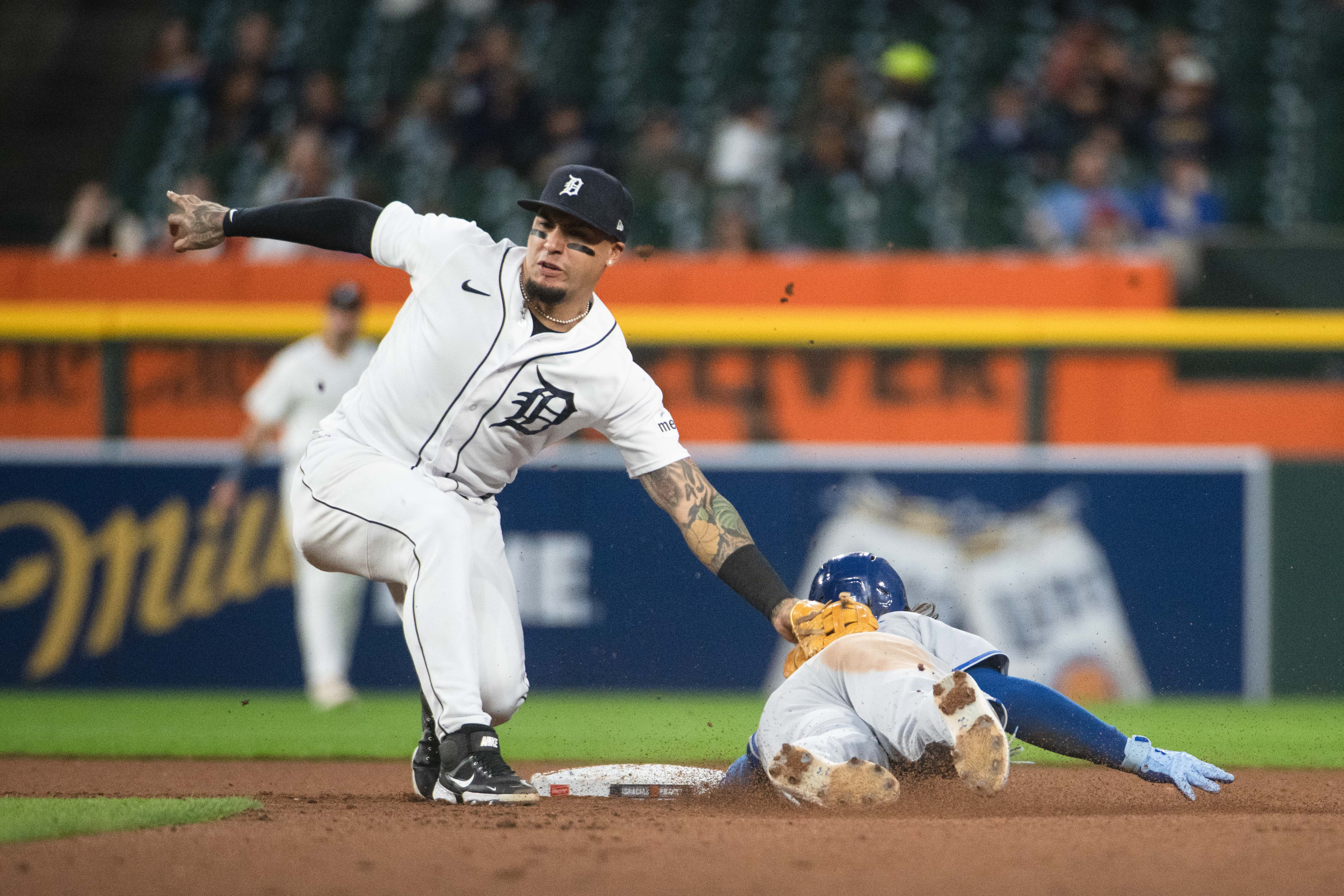 Tigers rally to end Royals' six-game win streak