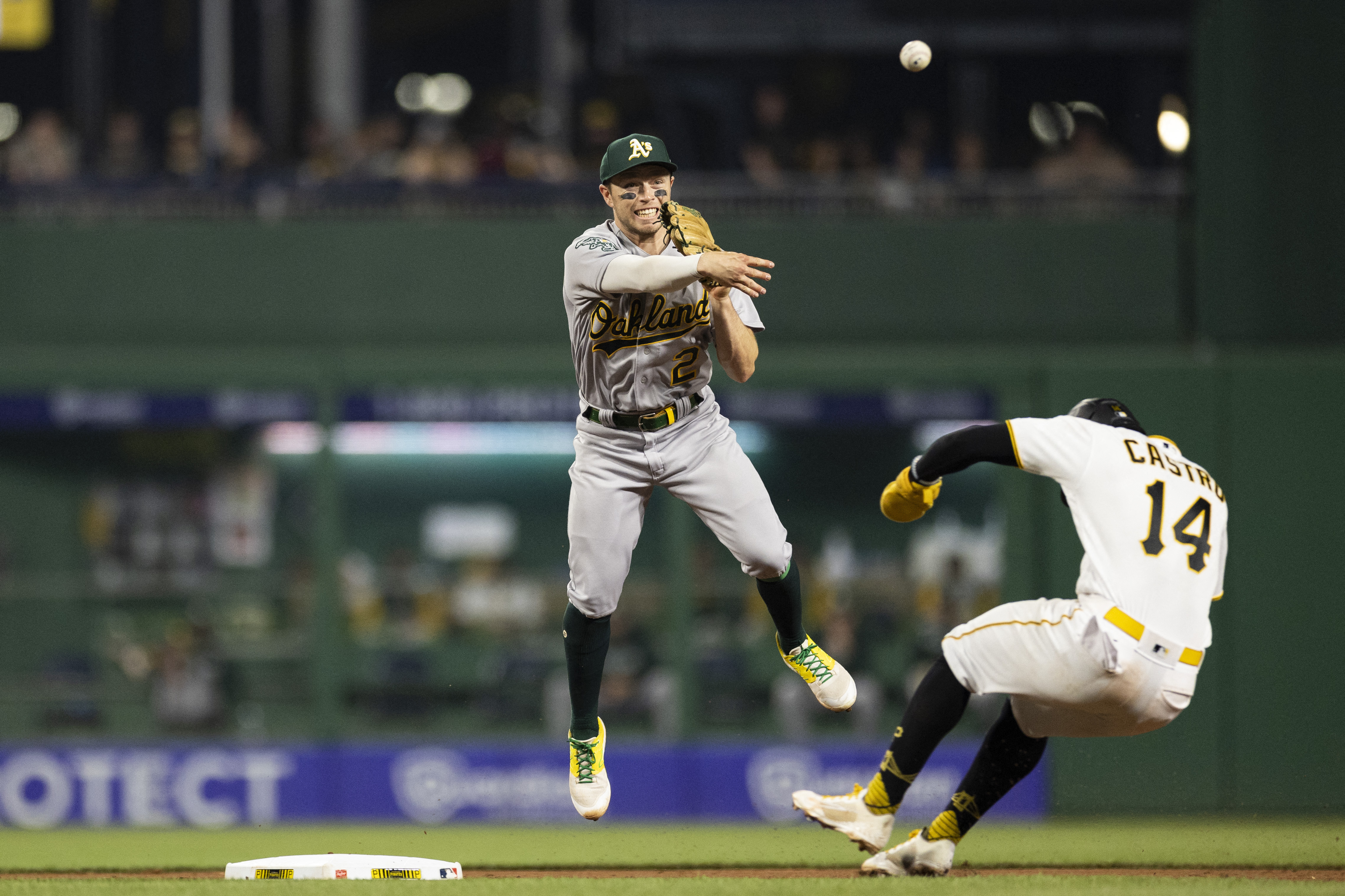 A's fall to Pirates, tie team record with 15th straight road loss