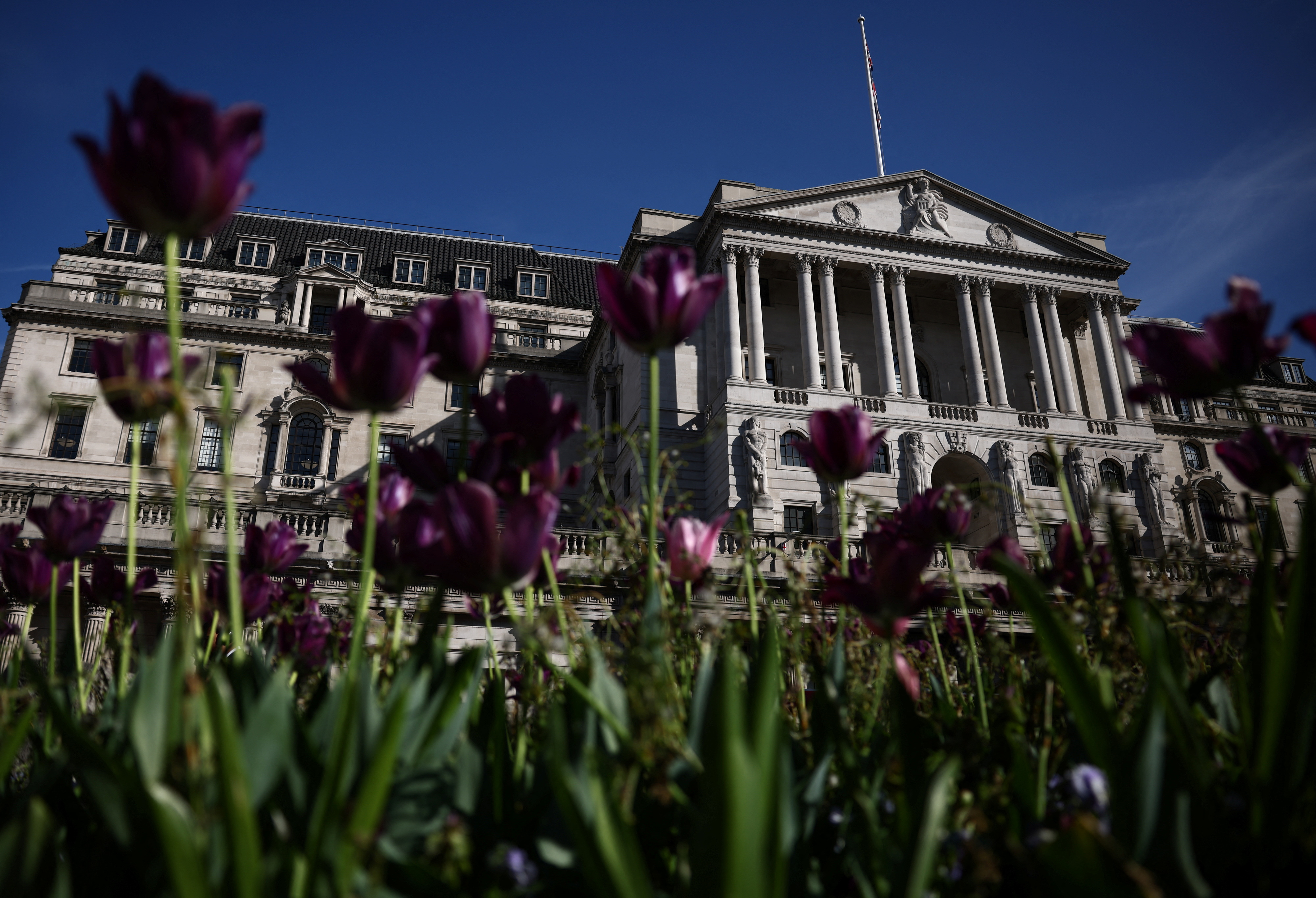 Bank of England ready to raise interest rates to fight inflation