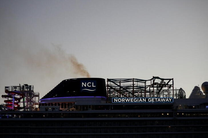 Norwegian Cruises loses challenge to Florida ban on vaccine mandates |  Reuters