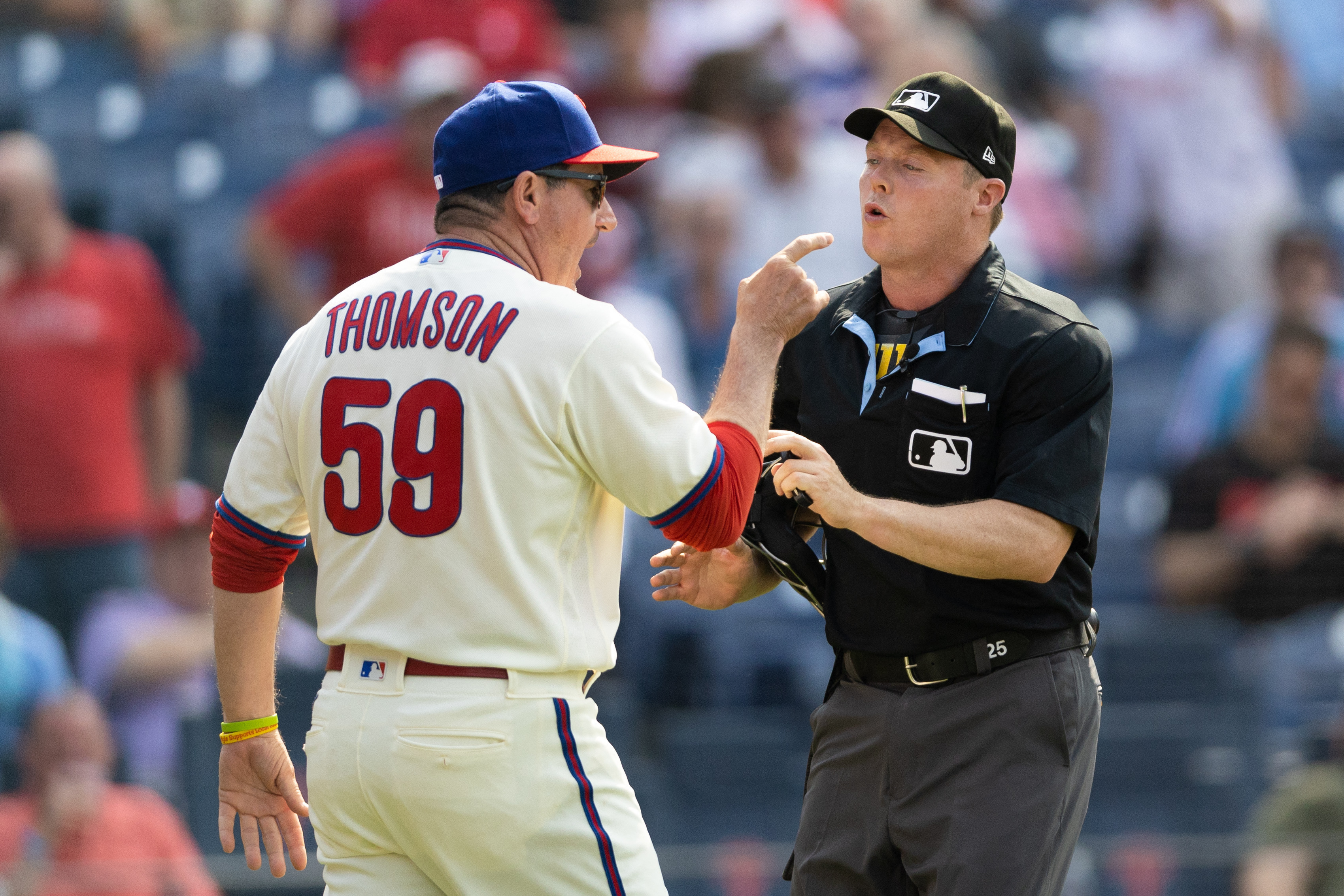 Phillies rally in 9th, beat D-backs in 10th on walk-off single