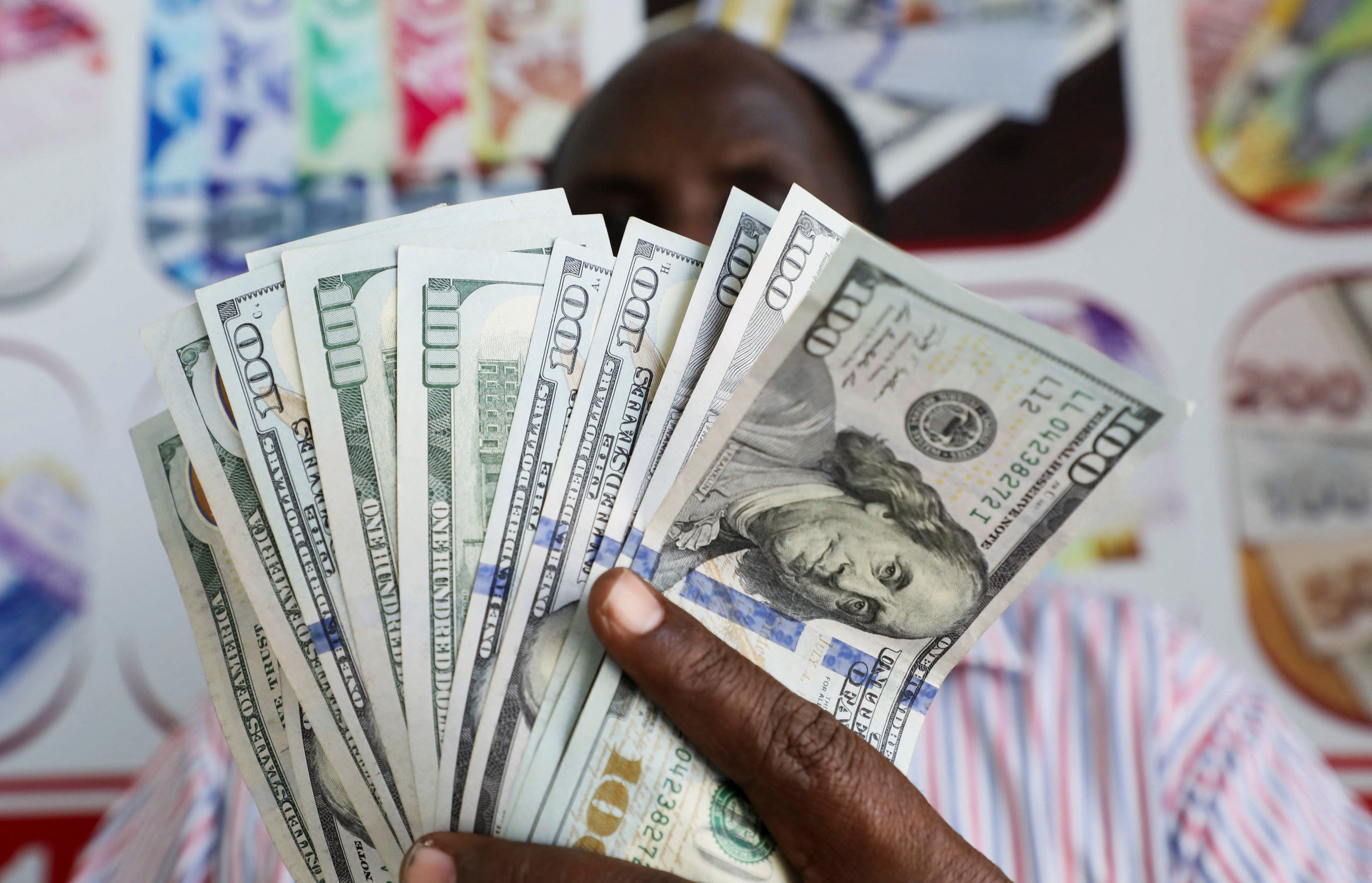 ドル全面安、トランプ氏の発言受け：識者はこうみる | ロイター