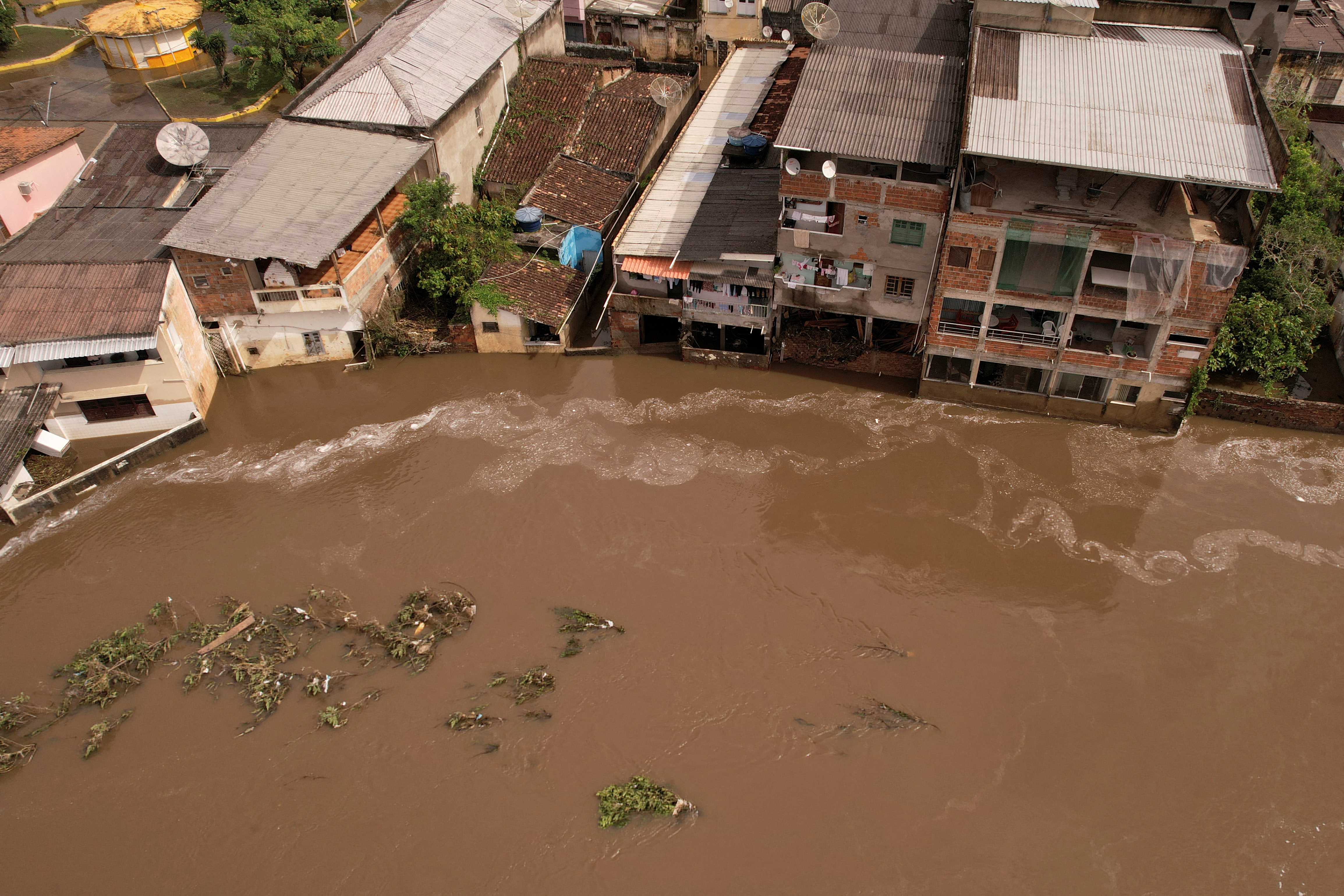 Волна прорыва и катастрофическое наводнение. Наводнение в Бразилии 2021. Наводнение в Бразилии 2023. Наводнение в Бразилии 2022. Наводнение Белу-Оризонти, Бразилия 2022.