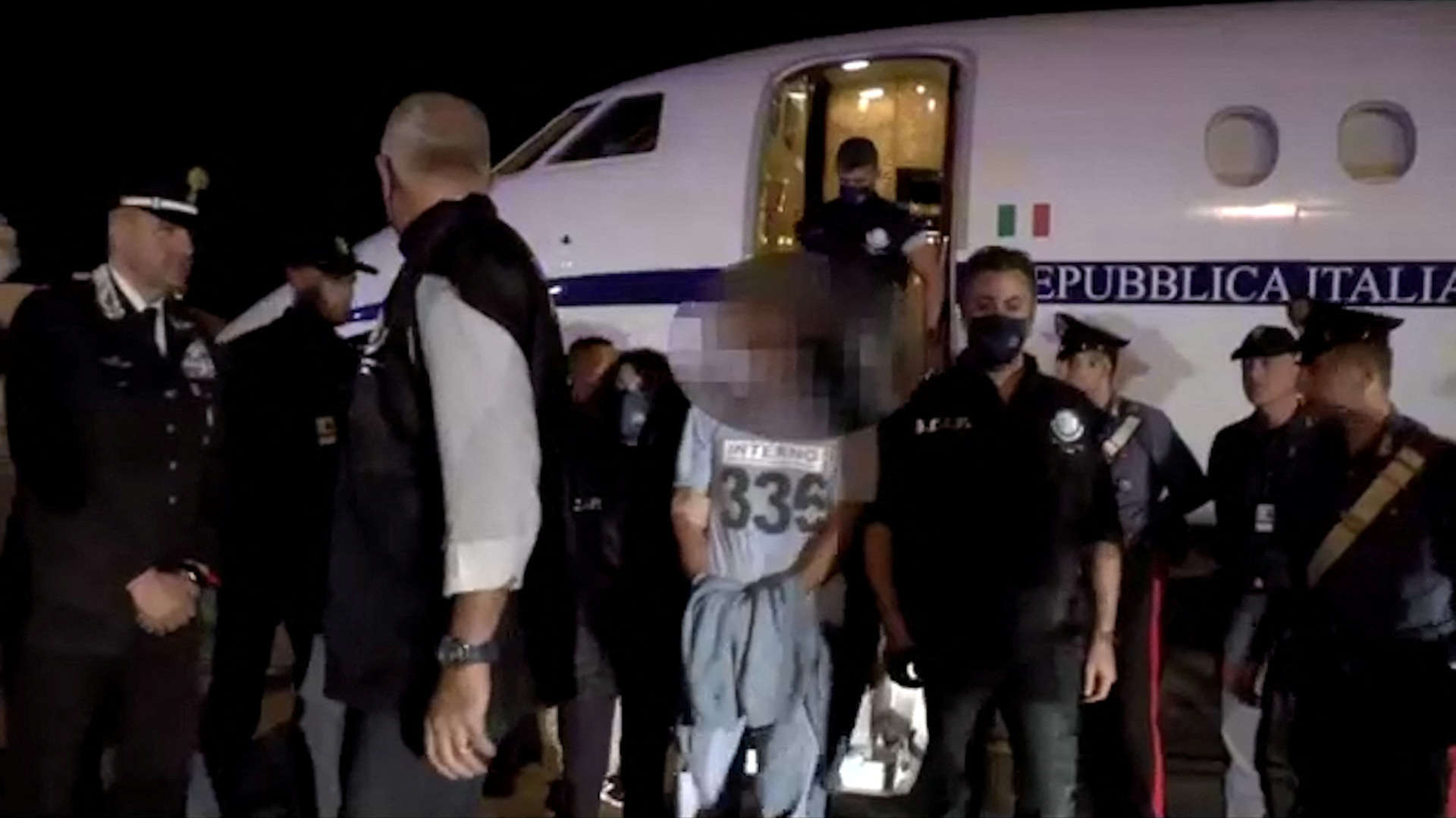 Extradited drug lord lands in Italy to serve 30-year sentence