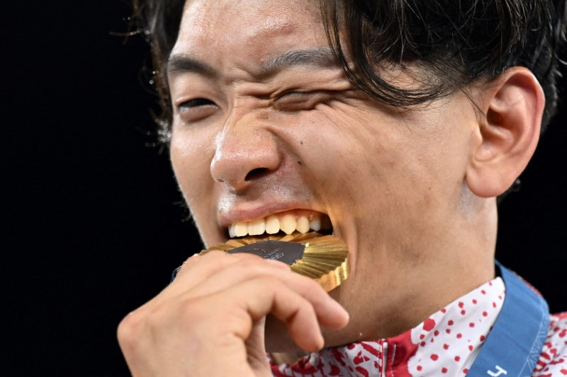 B-Boy Phil Wizard Conjures Up Magic To Win Breaking Gold | Reuters