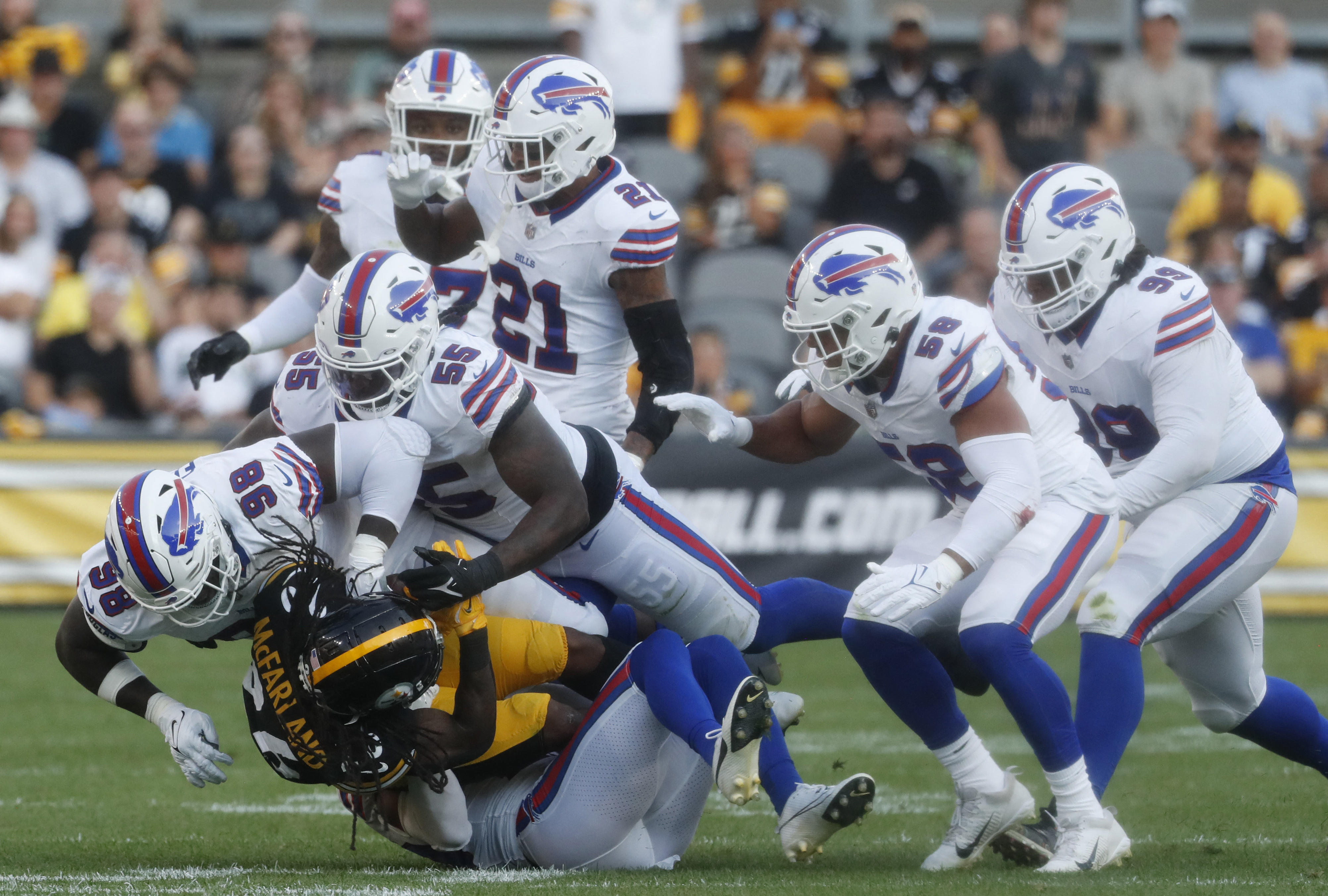 Oct 9th, 2022: Kenny Pickett #8 during the Pittsburgh Steelers vs Buffalo  Bills game in Orchard Park, New York at Highmark Stadium. Jason Pohuski/CSM  (Credit Image: © Jason Pohuski/CSM via ZUMA Press