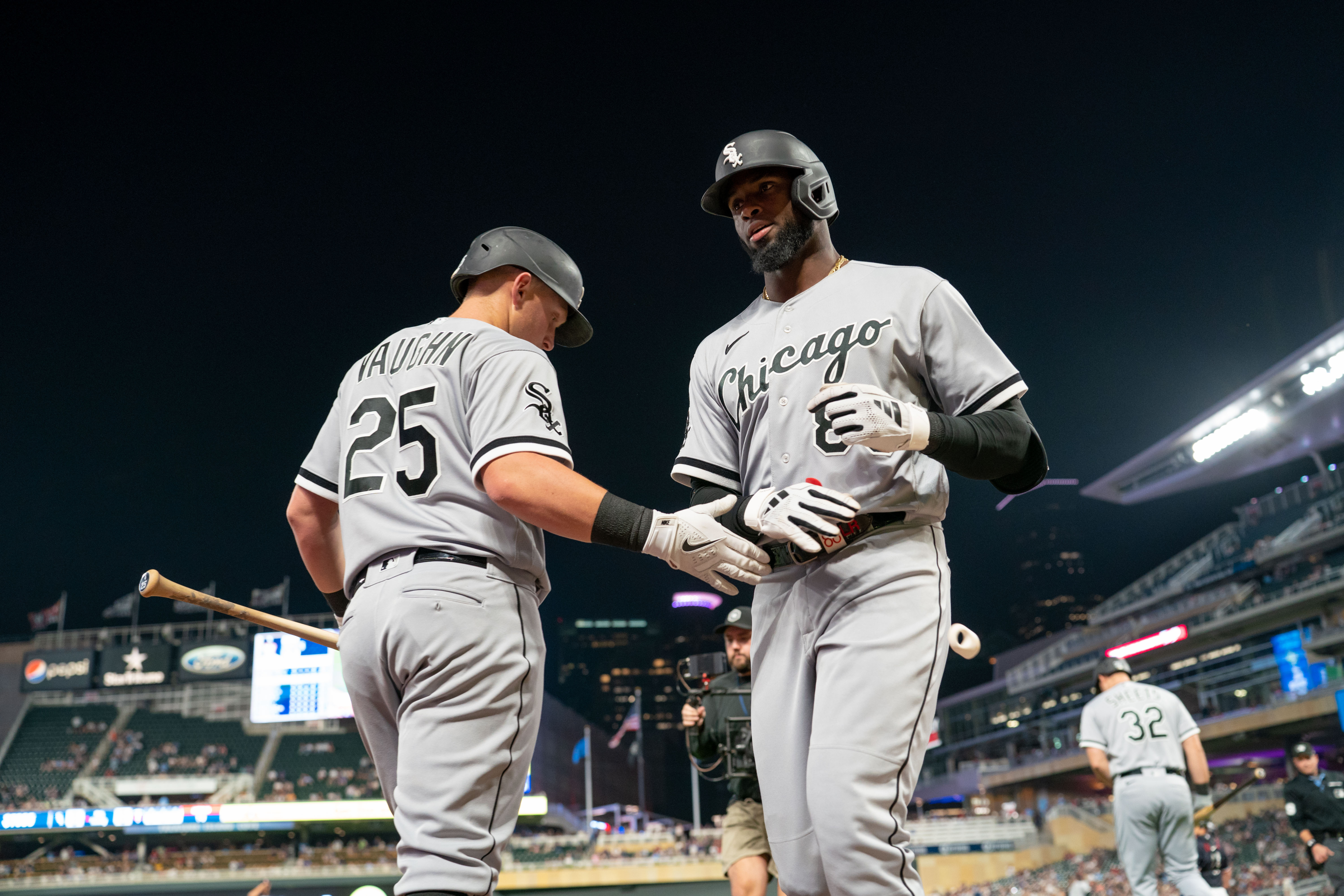 Twins 10, White Sox 2: Twins Morb out and unleash the bats