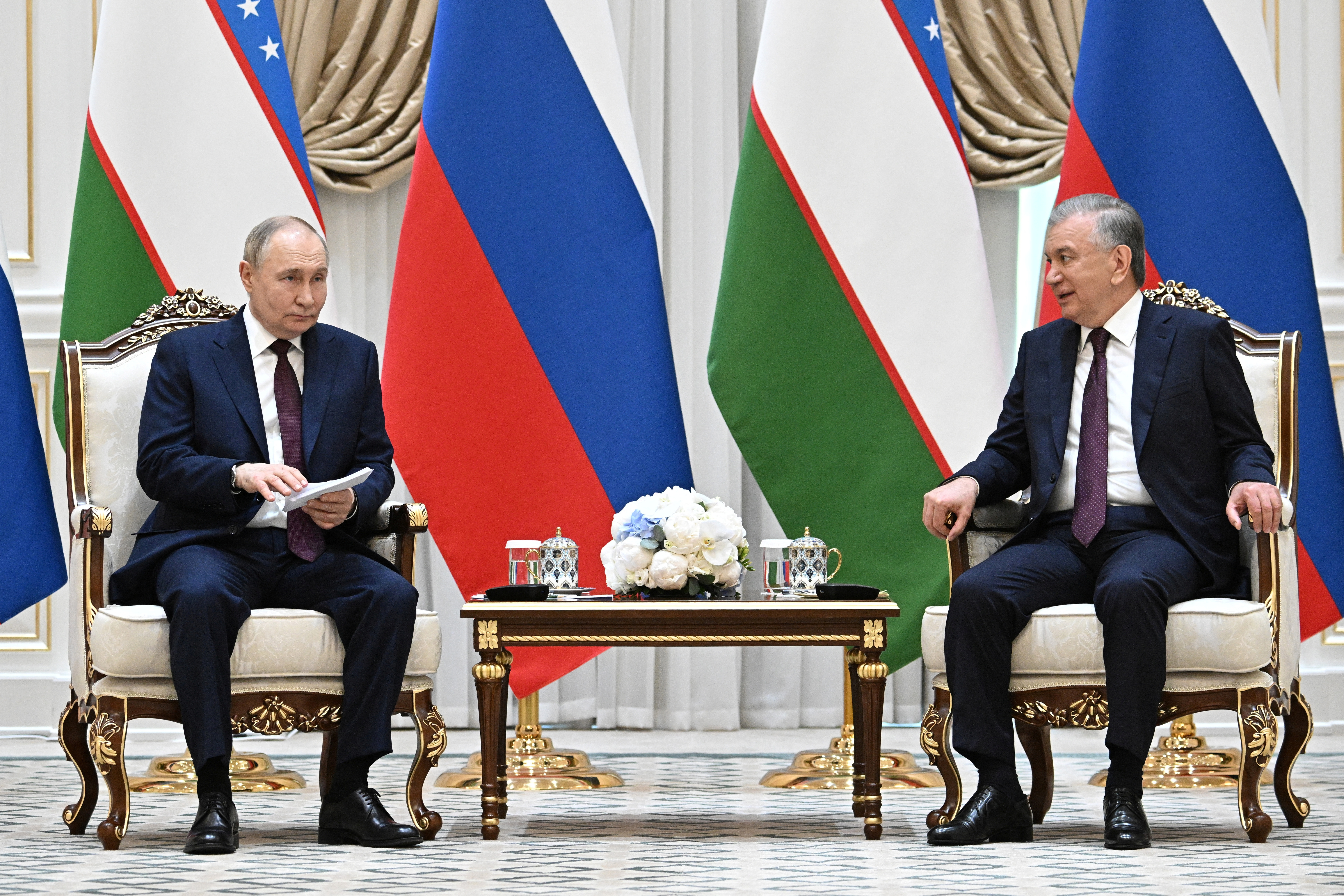 プーチン氏がウズベキスタン訪問、中央アジア初の原発建設など表明