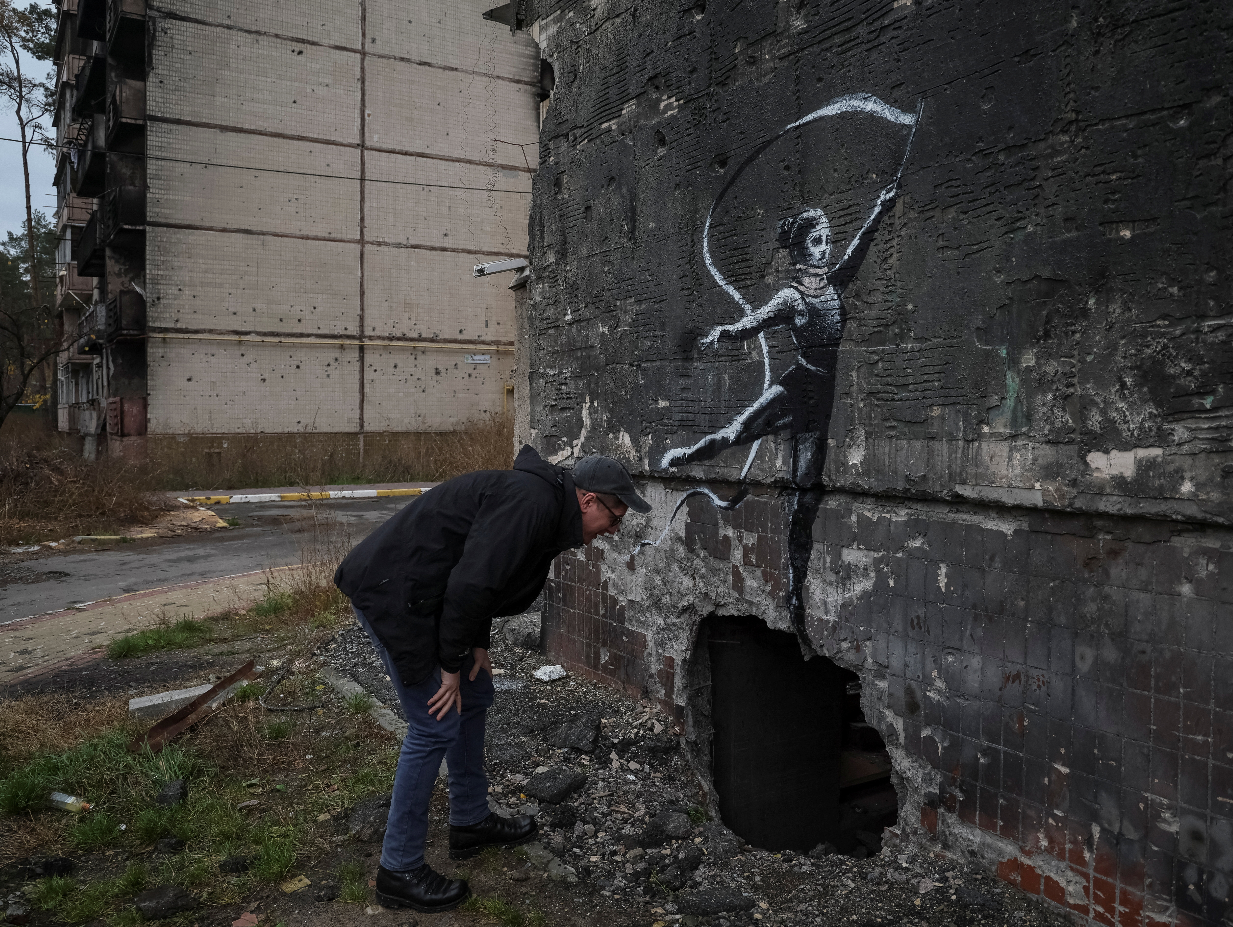 Banksy Street Art Found in Devastated Ukraine Cities - CNET