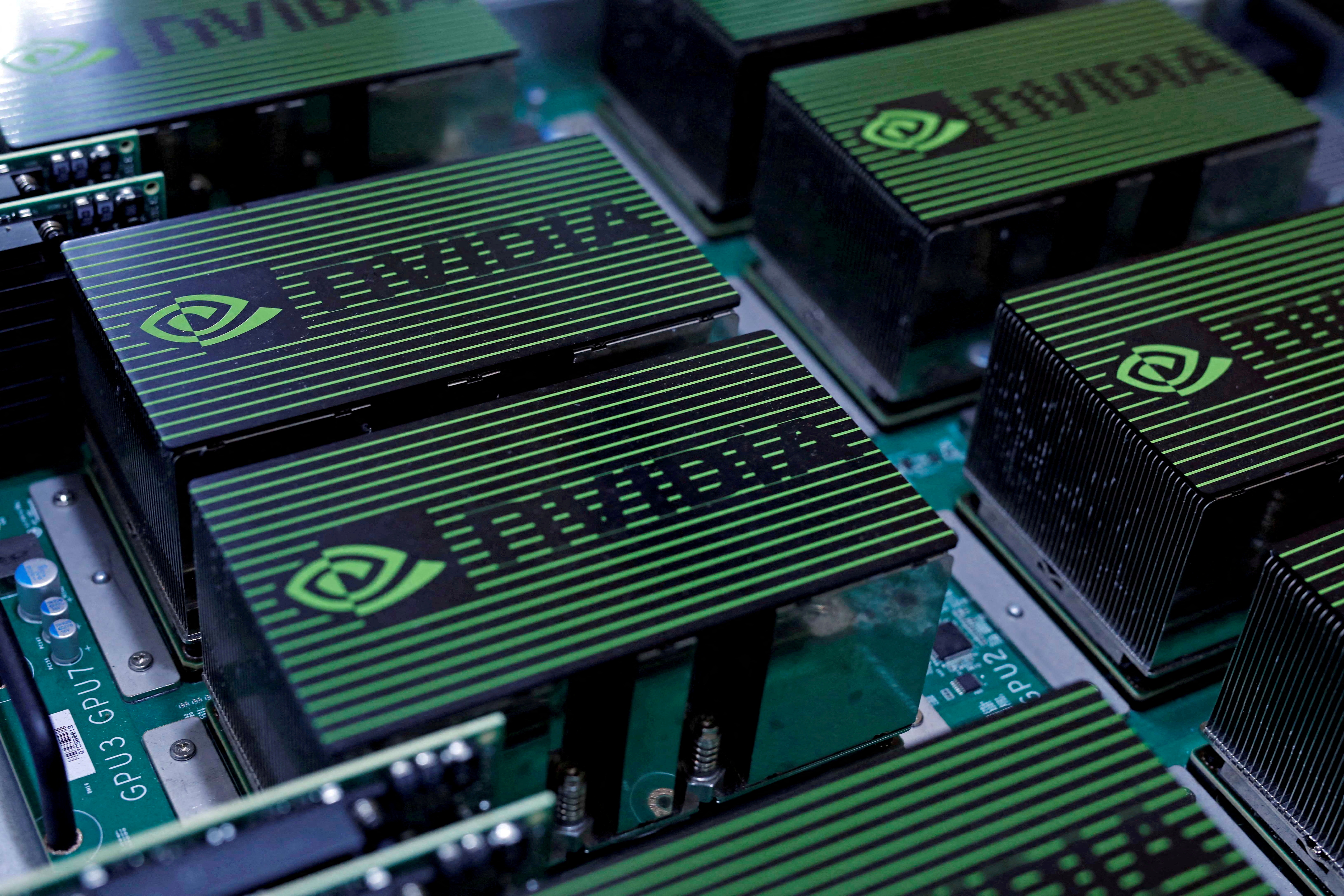 Analysis: U.S. ban on Nvidia, AMD chips seen boosting Chinese rivals |  Reuters